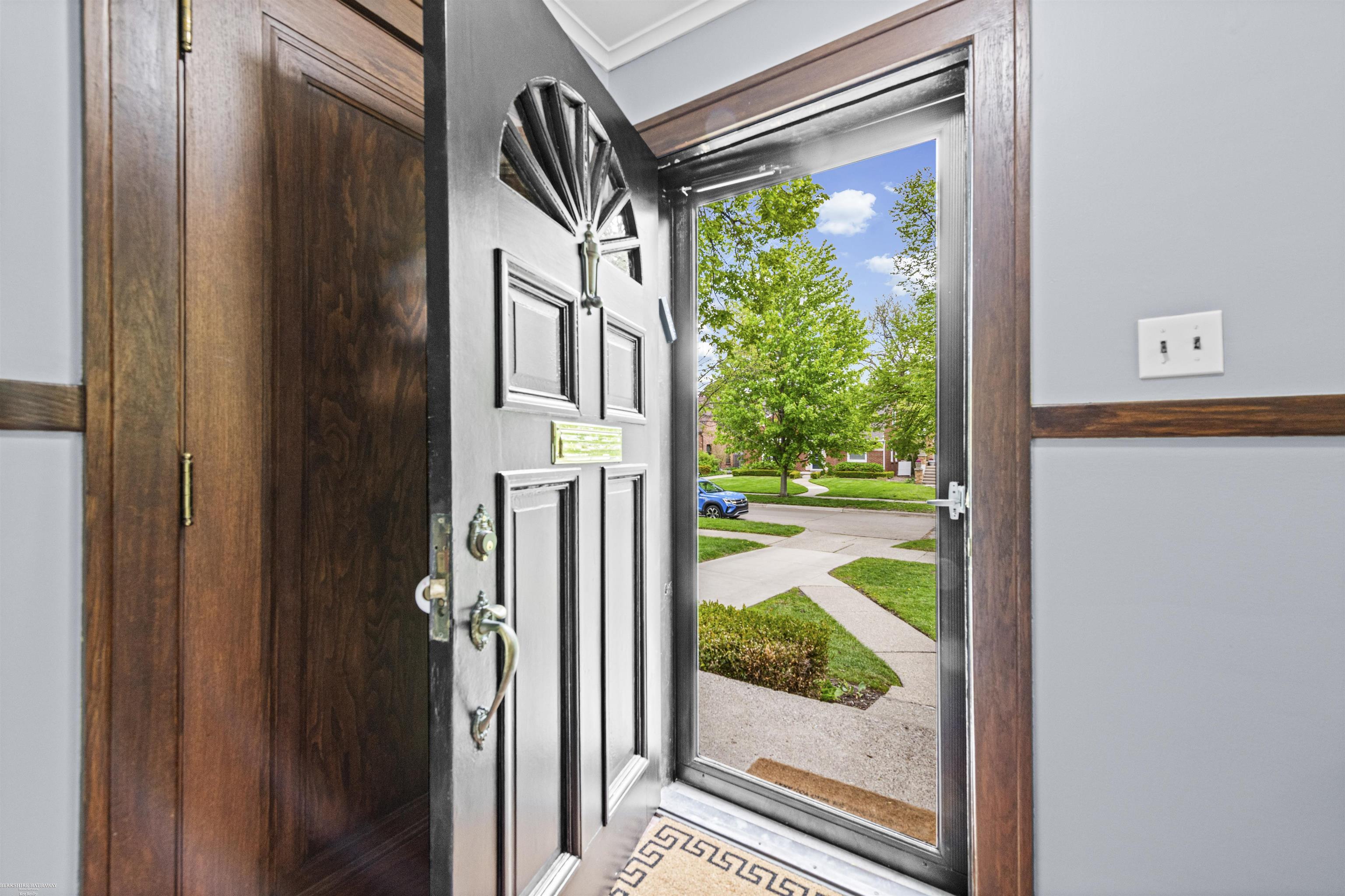 847 University Place, Grosse Pointe, MI, 48230