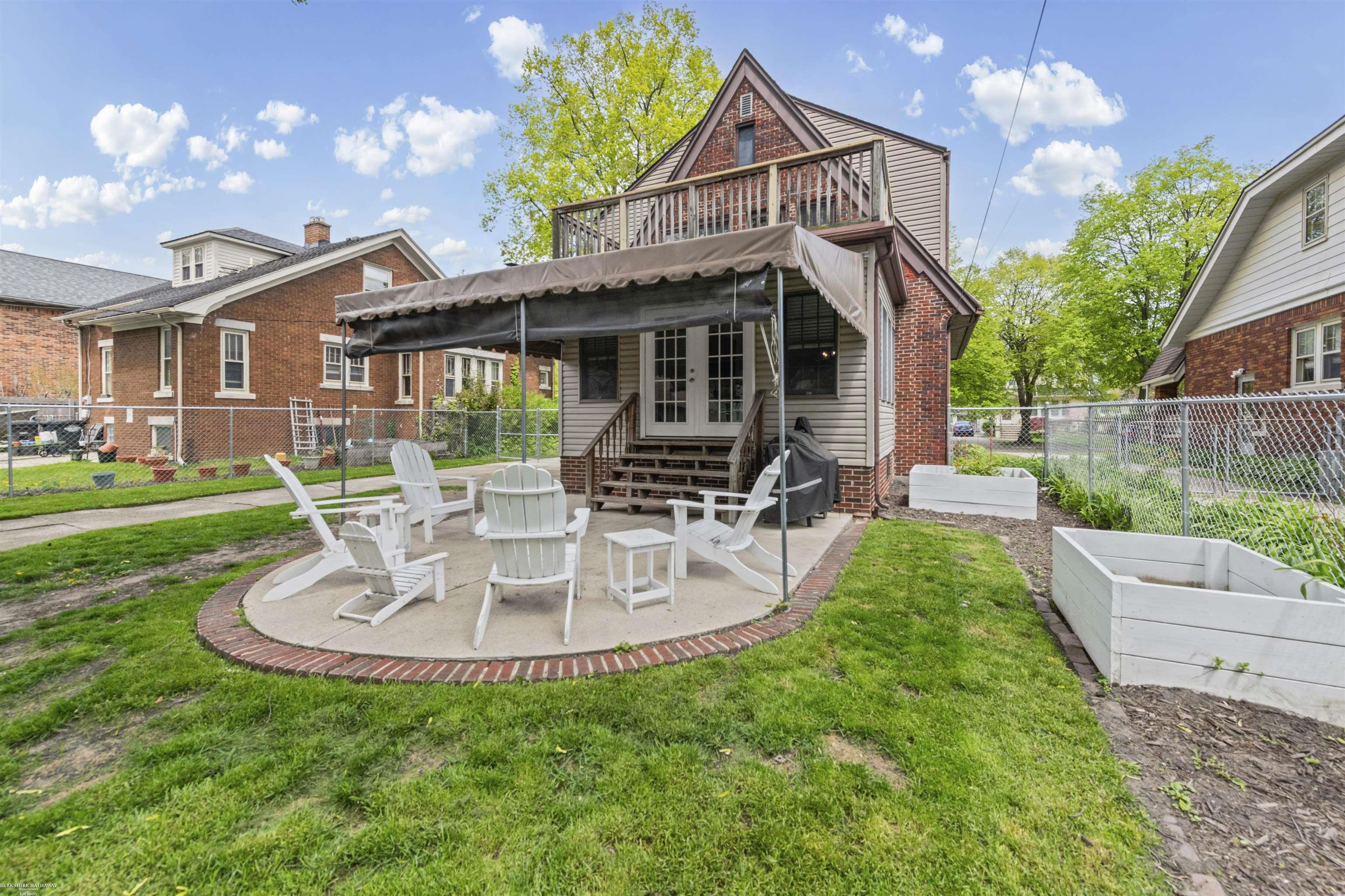 847 University Place, Grosse Pointe, MI, 48230