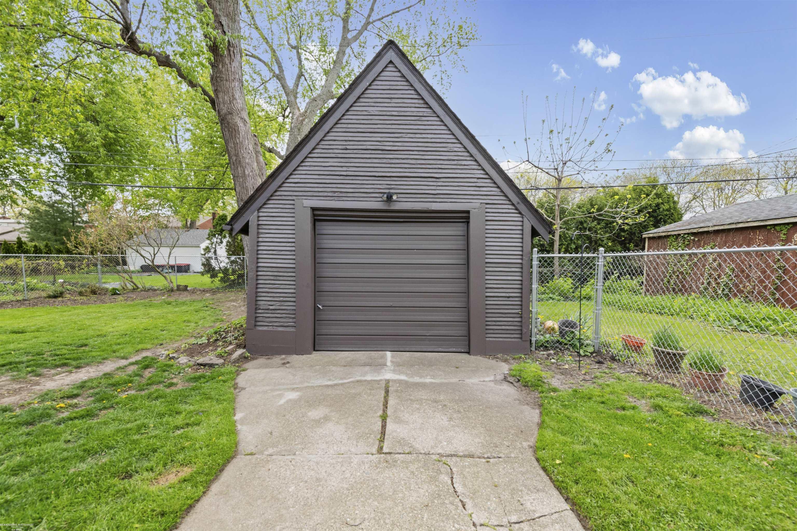 847 University Place, Grosse Pointe, MI, 48230