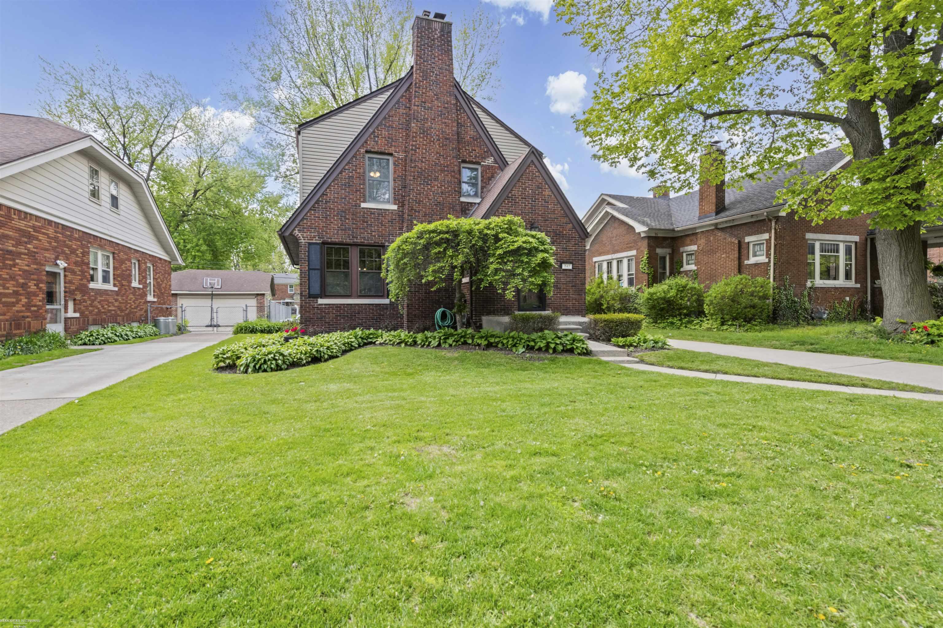 847 University Place, Grosse Pointe, MI, 48230