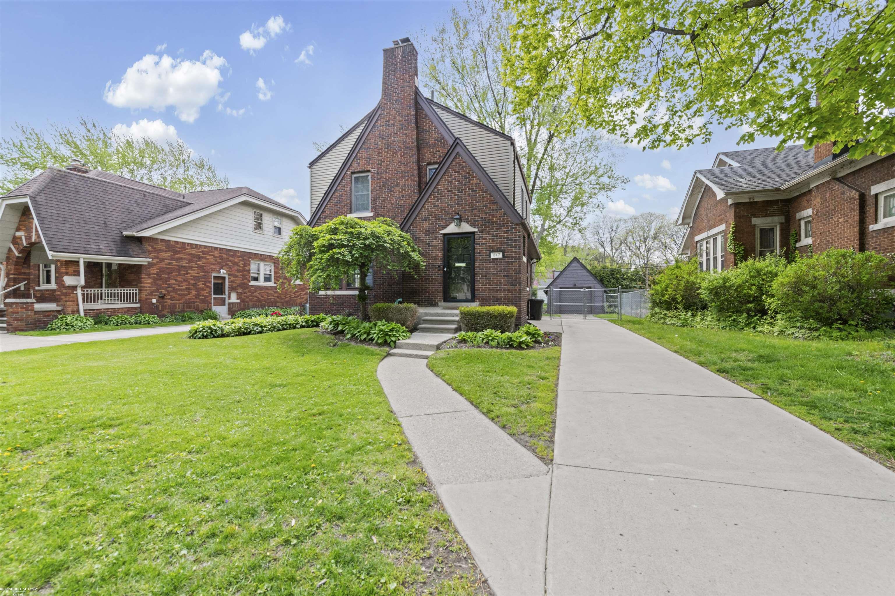 847 University Place, Grosse Pointe, MI, 48230