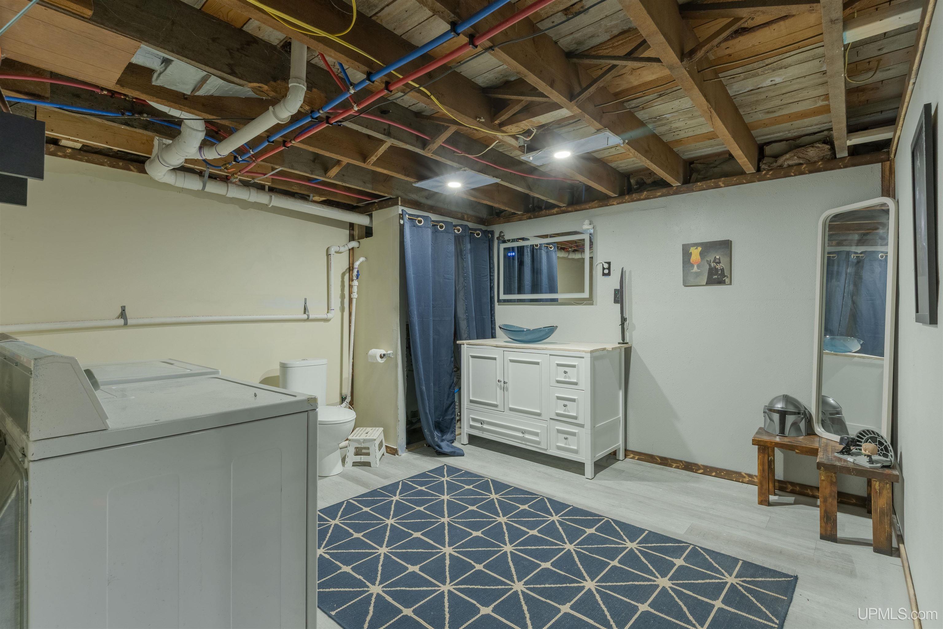 725 W Ice Lake Road, Iron River, MI, 49935