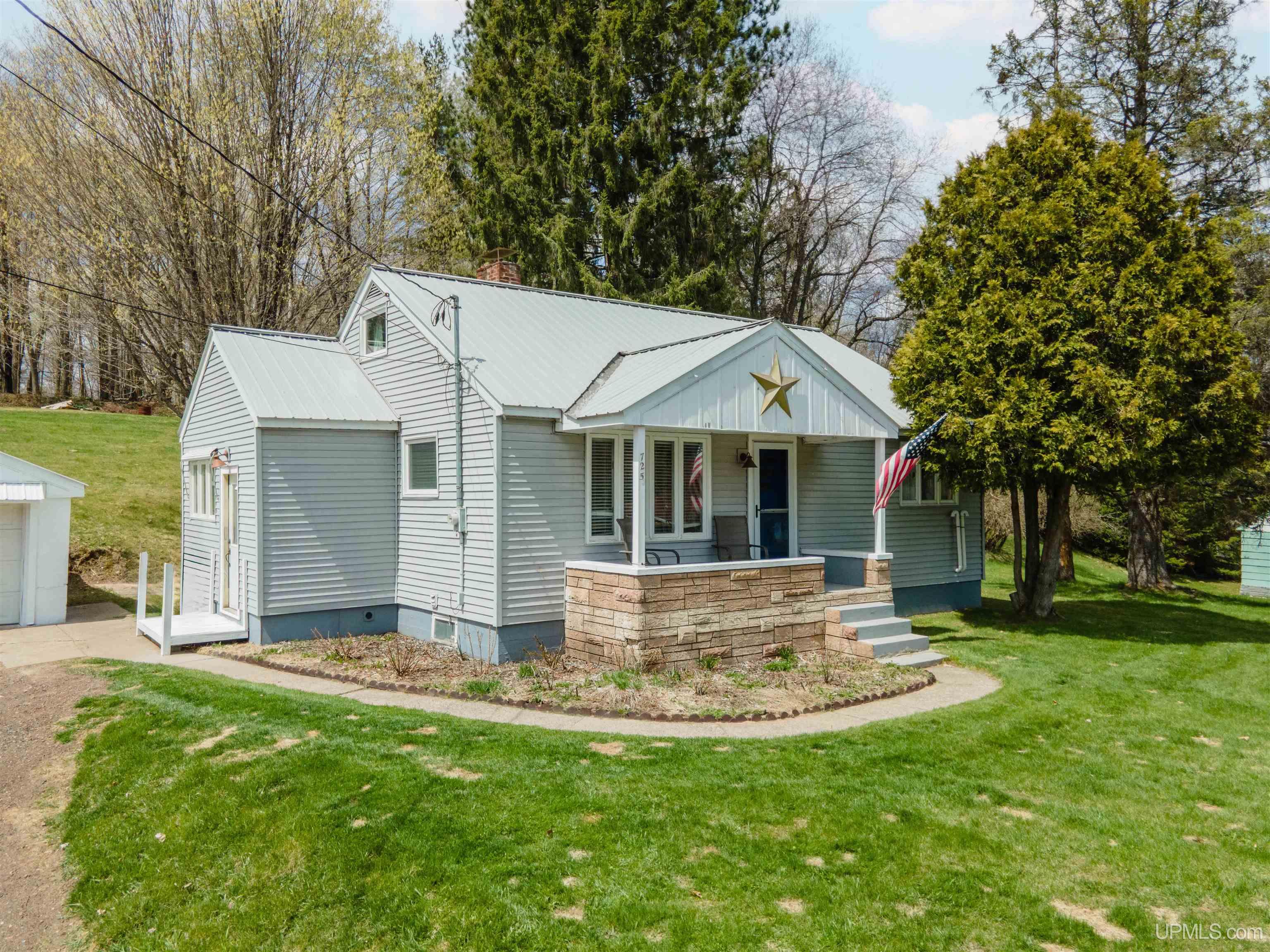 725 W Ice Lake Road, Iron River, MI, 49935