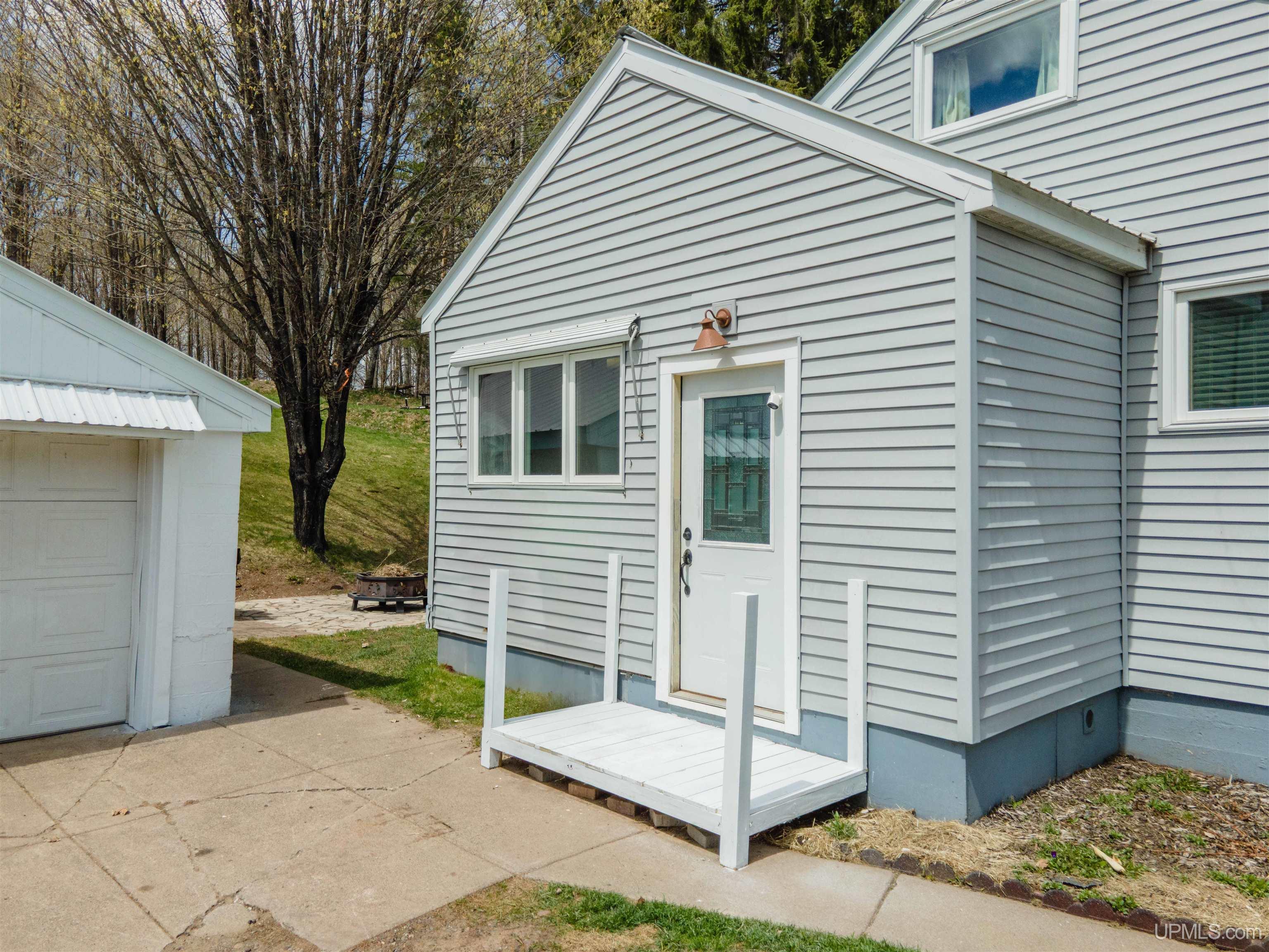 725 W Ice Lake Road, Iron River, MI, 49935