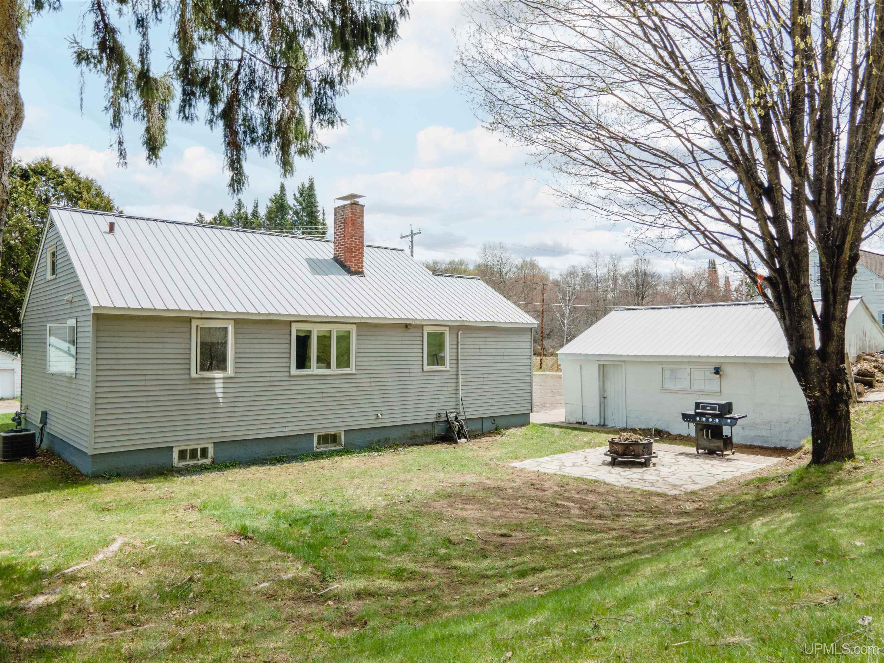 725 W Ice Lake Road, Iron River, MI, 49935