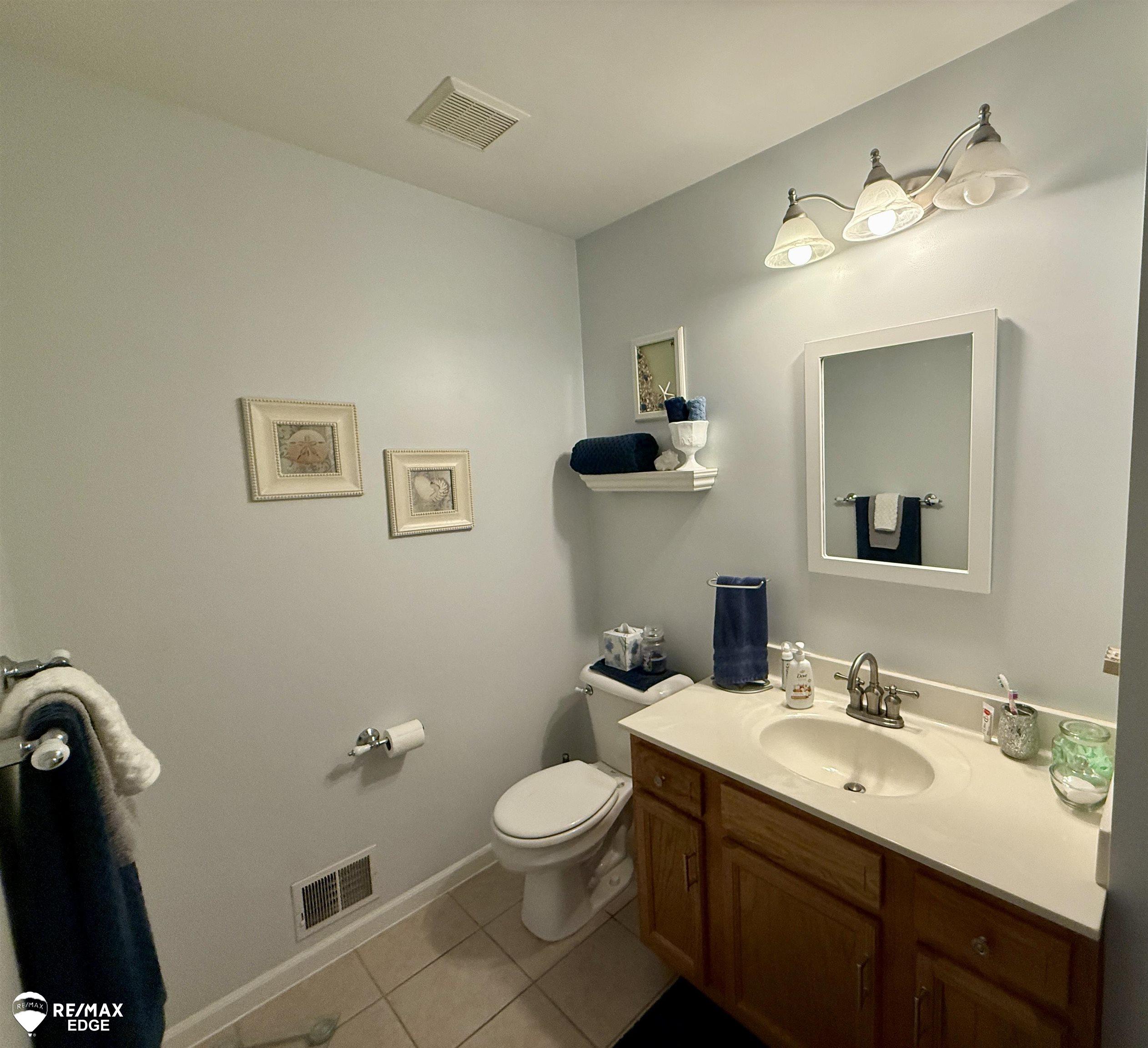 2131 Carriage Hill Circle photo 12