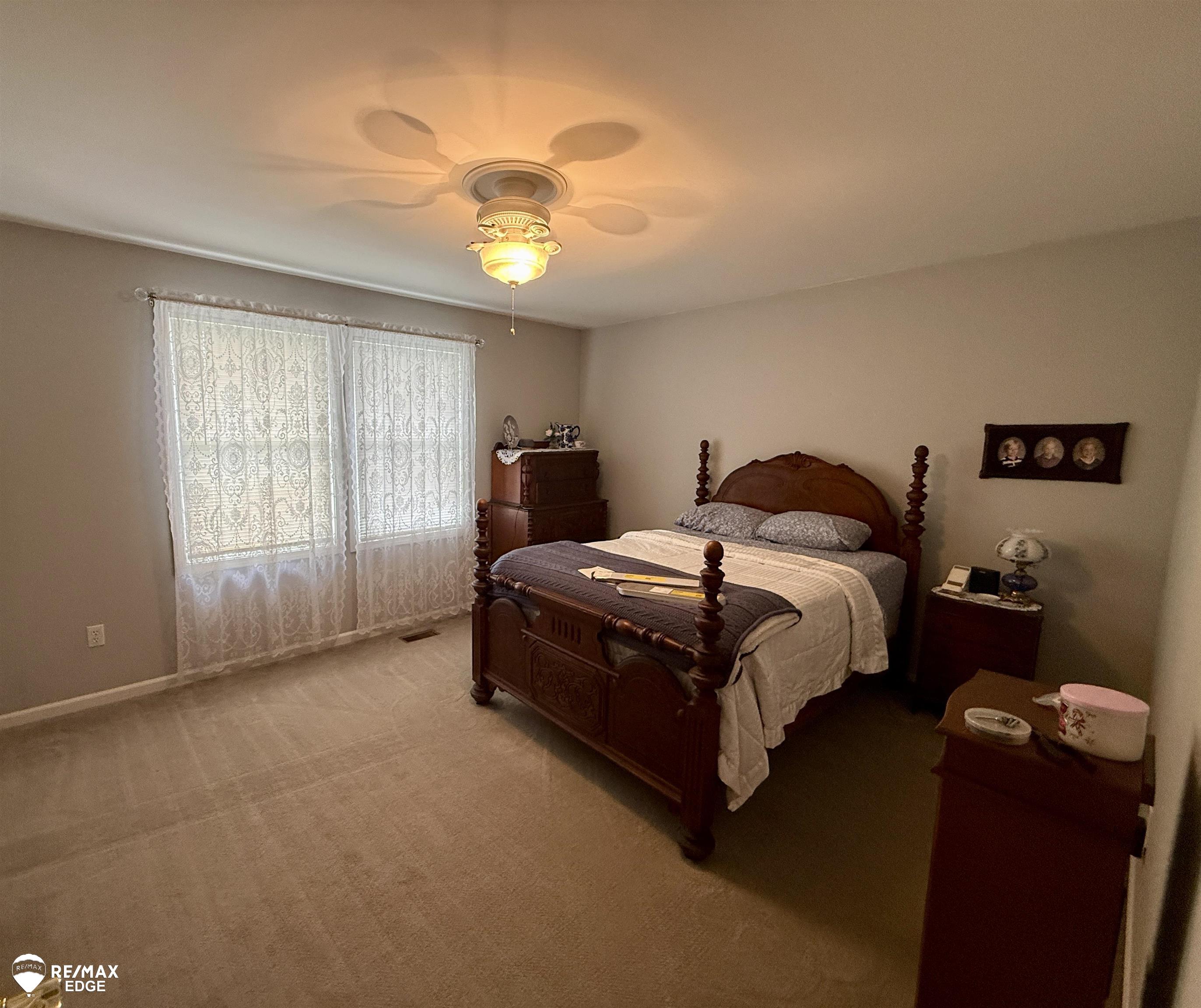 2131 Carriage Hill Circle photo 10