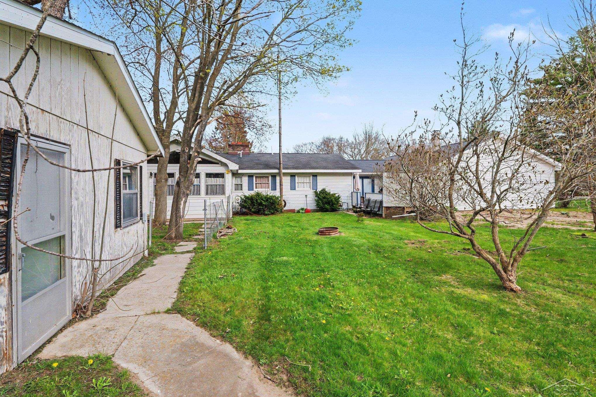 1596 Douglas Drive, Tawas City, MI, 48763