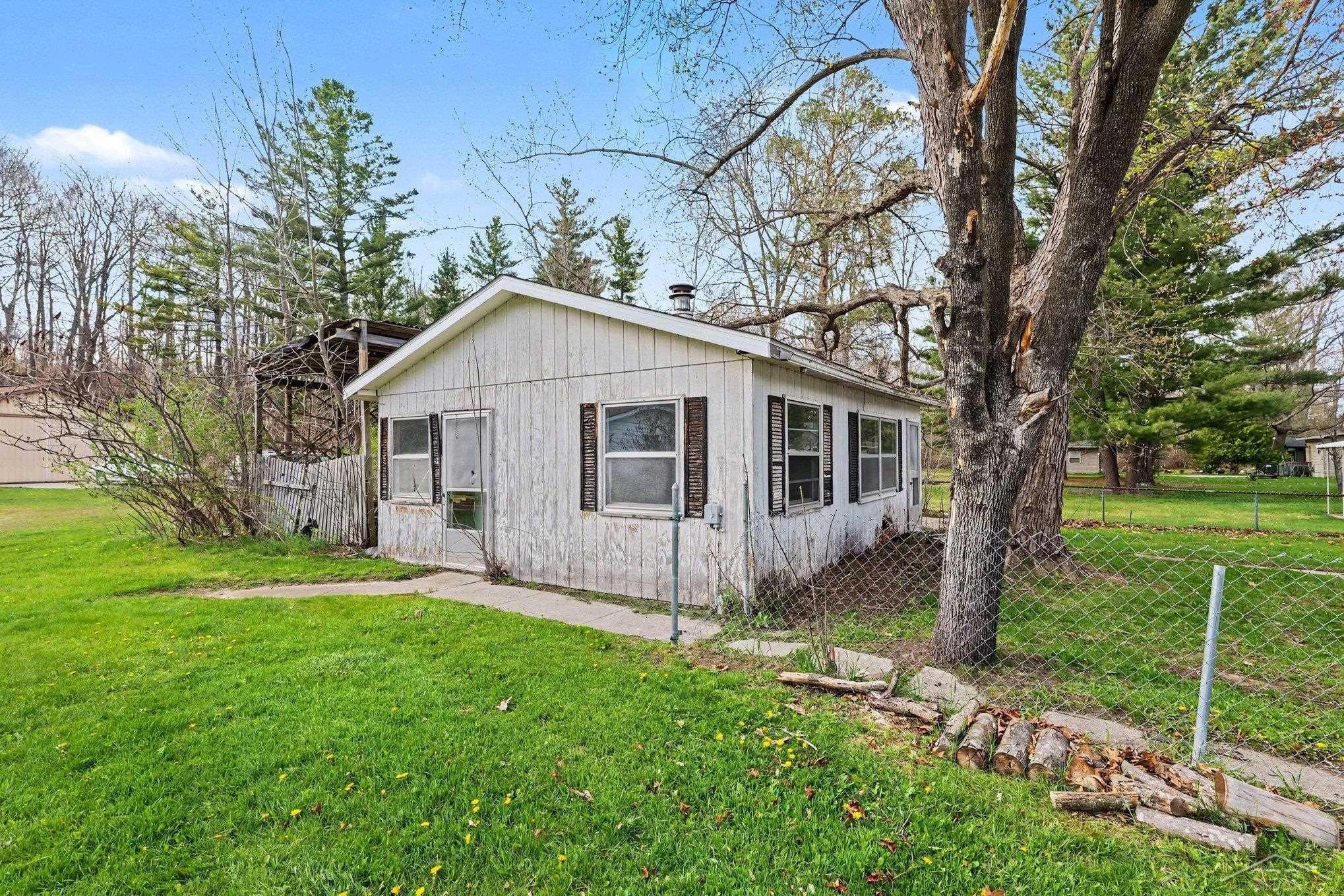 1596 Douglas Drive, Tawas City, MI, 48763