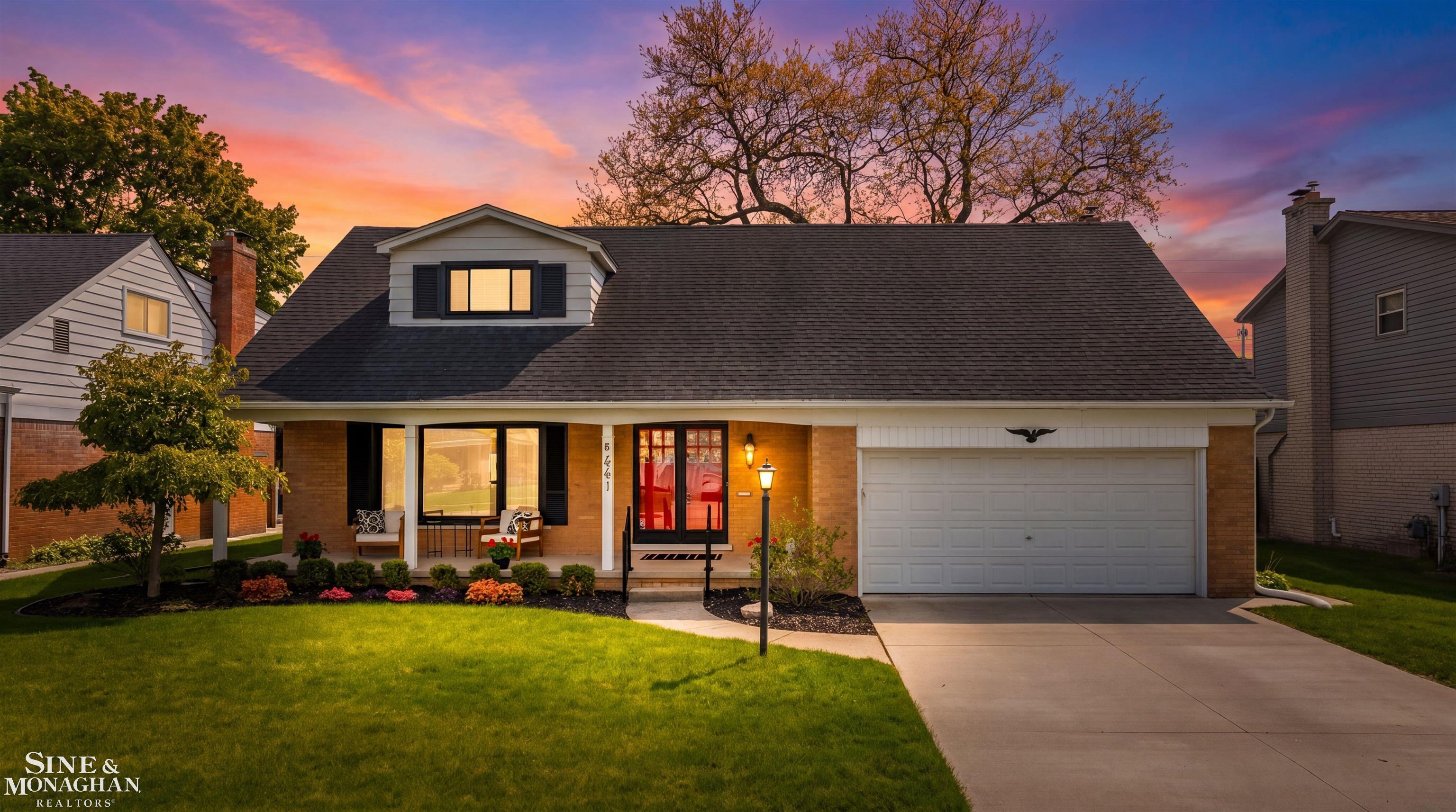 641 Blairmoor Court, Grosse Pointe Woods, MI, 48236
