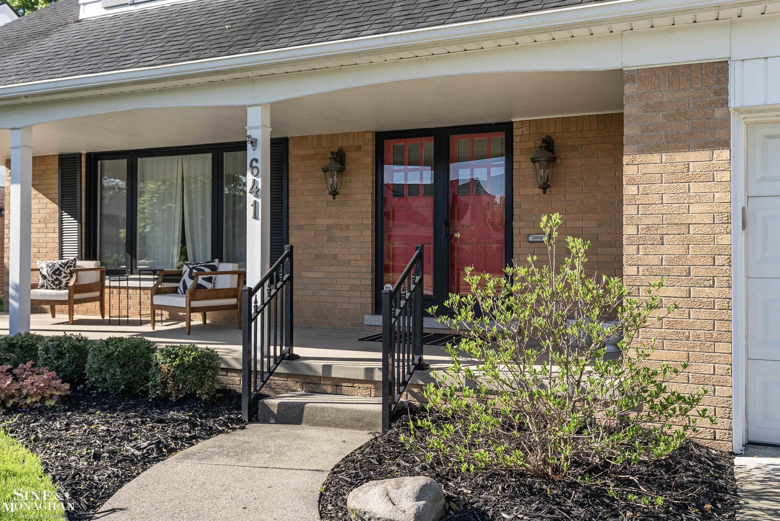 641 Blairmoor Court, Grosse Pointe Woods, MI, 48236