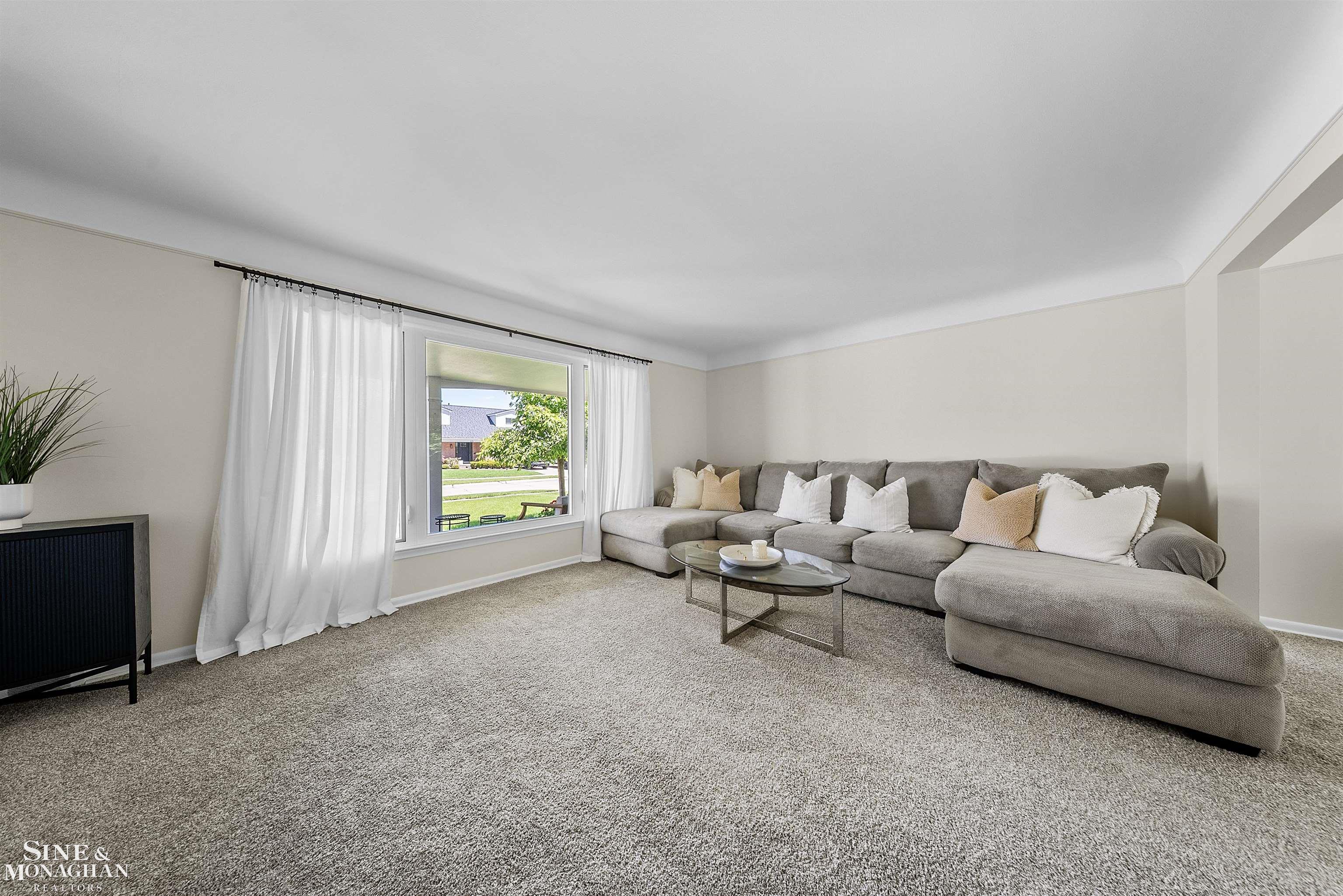 641 Blairmoor Court, Grosse Pointe Woods, MI, 48236