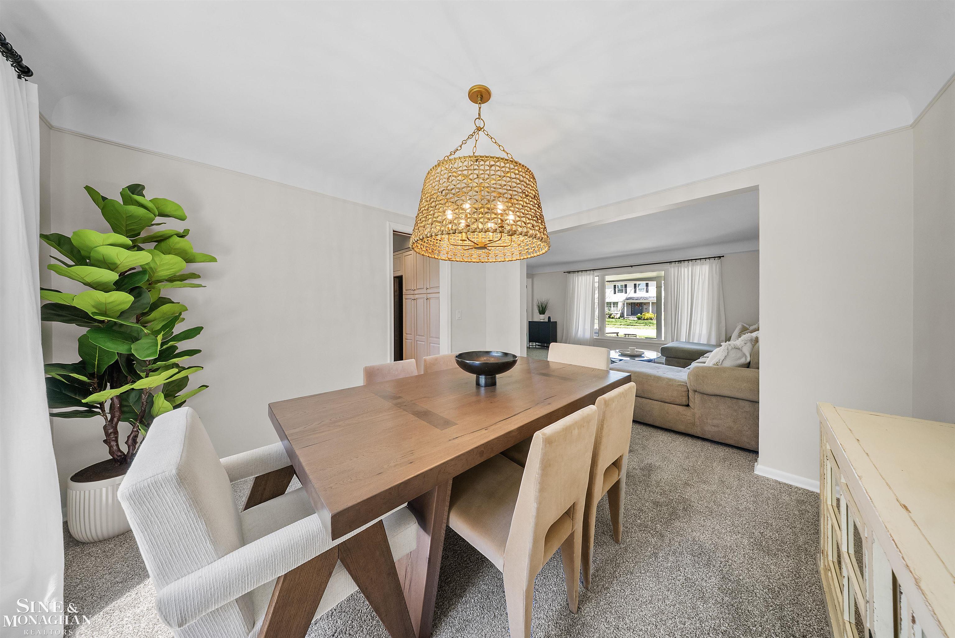 641 Blairmoor Court, Grosse Pointe Woods, MI, 48236
