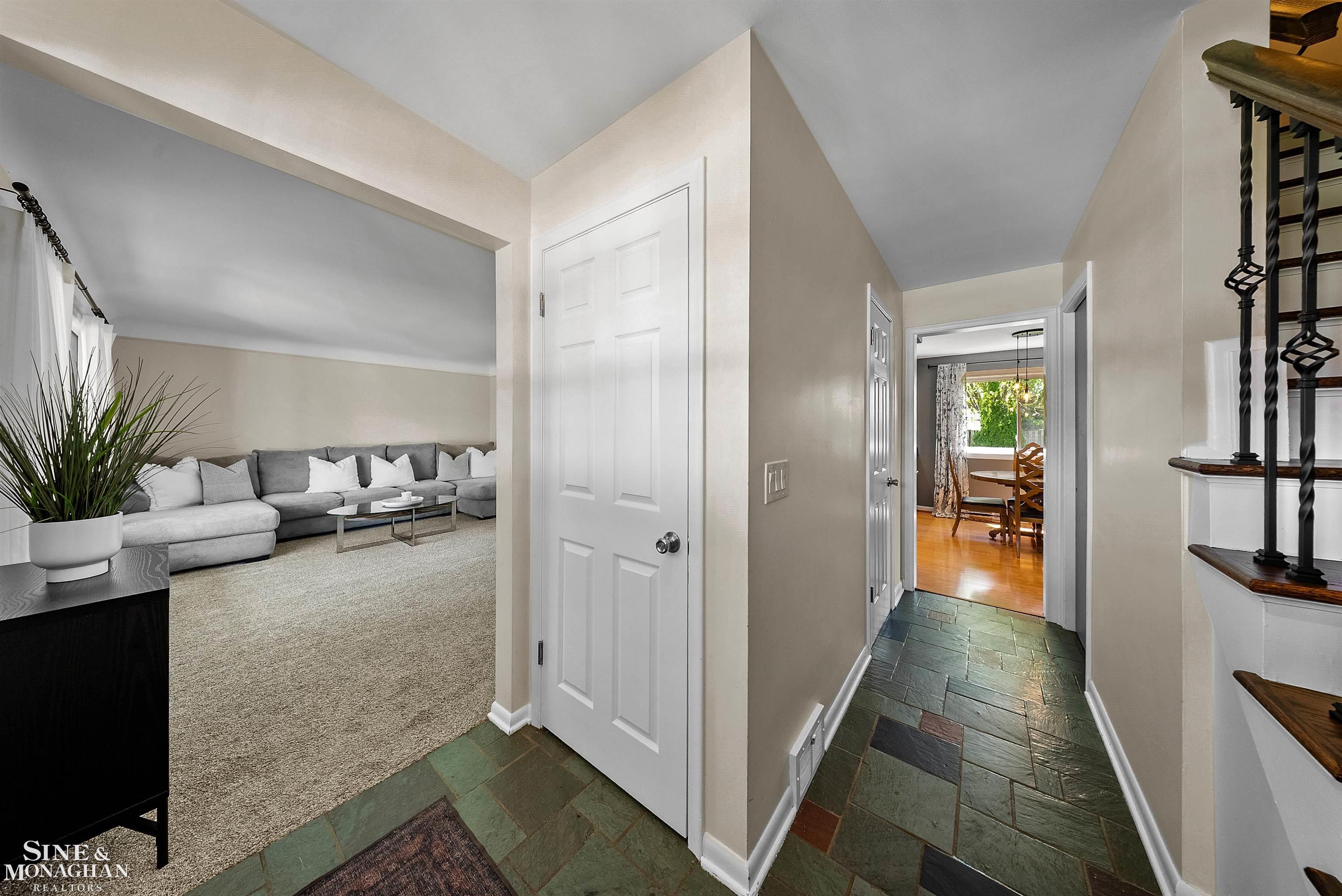 641 Blairmoor Court, Grosse Pointe Woods, MI, 48236