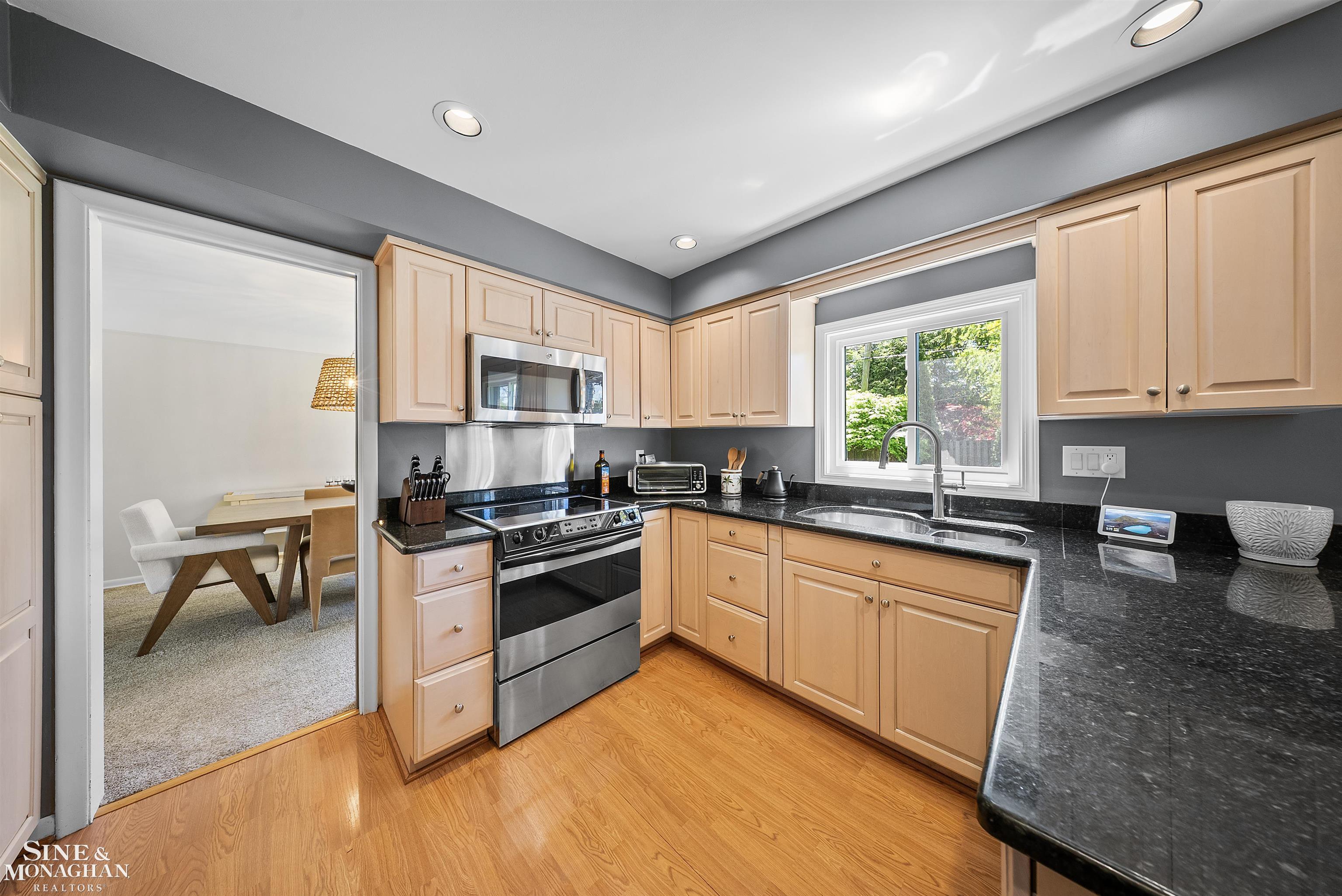 641 Blairmoor Court, Grosse Pointe Woods, MI, 48236