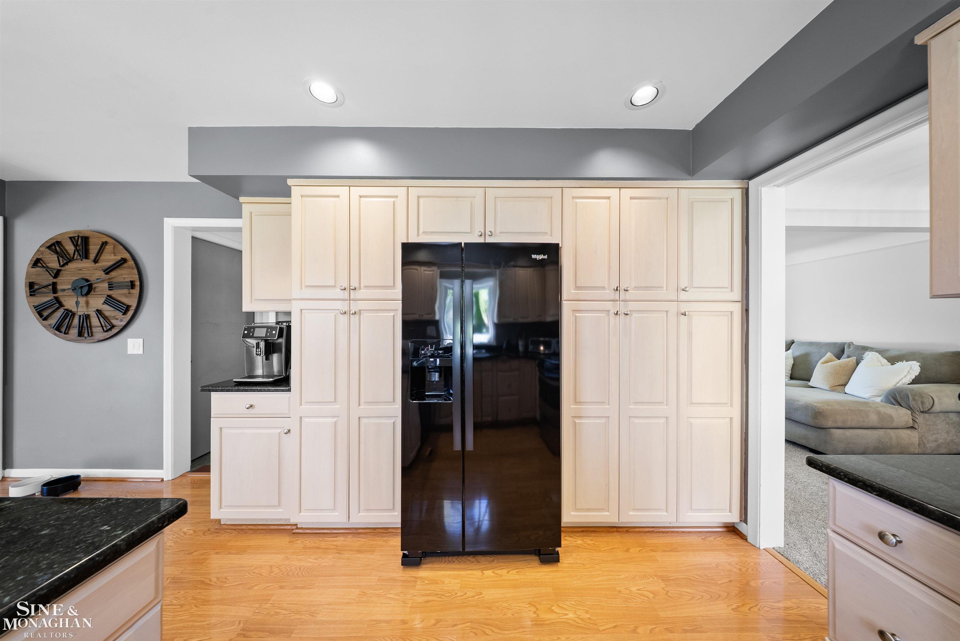 641 Blairmoor Court, Grosse Pointe Woods, MI, 48236