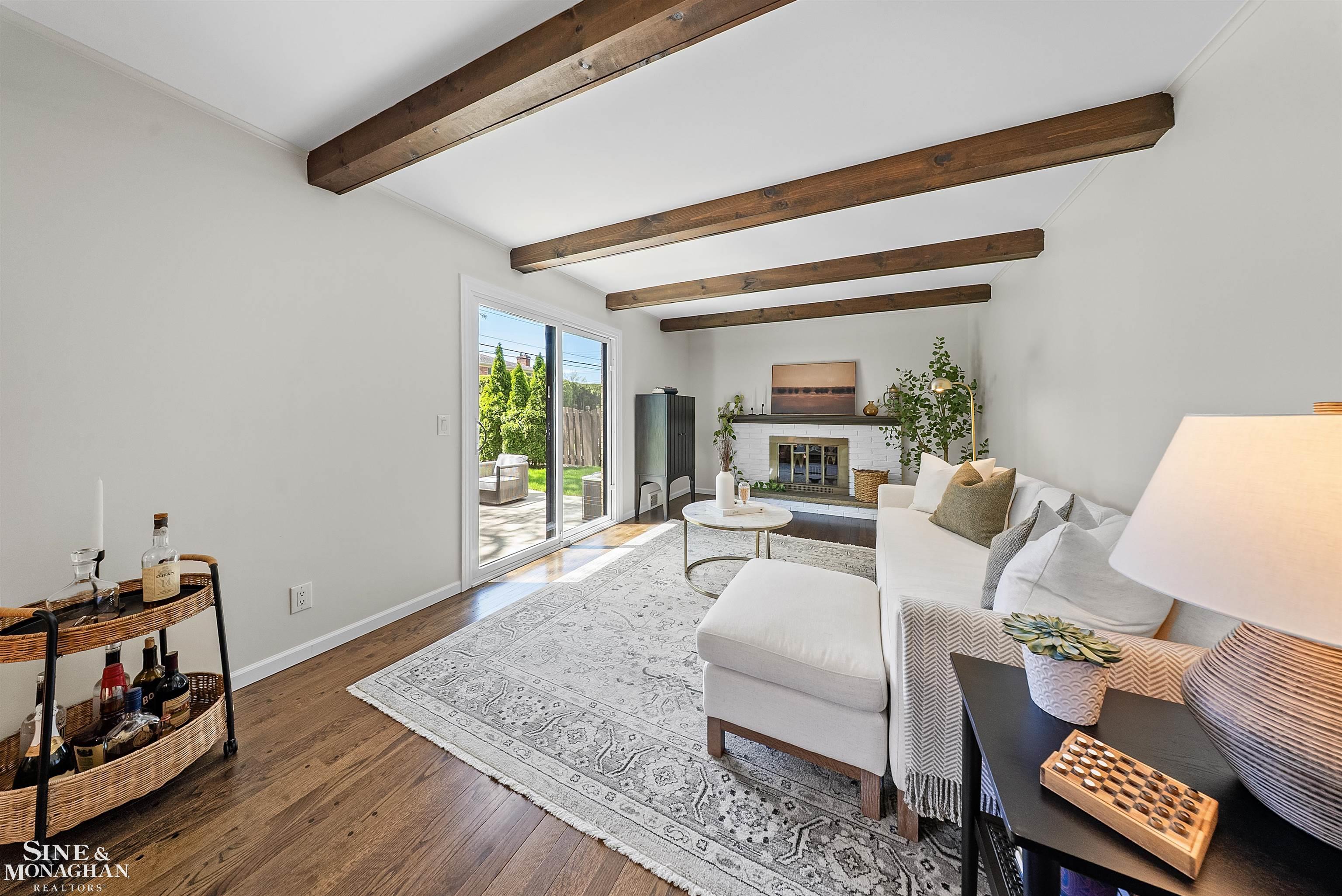 641 Blairmoor Court, Grosse Pointe Woods, MI, 48236