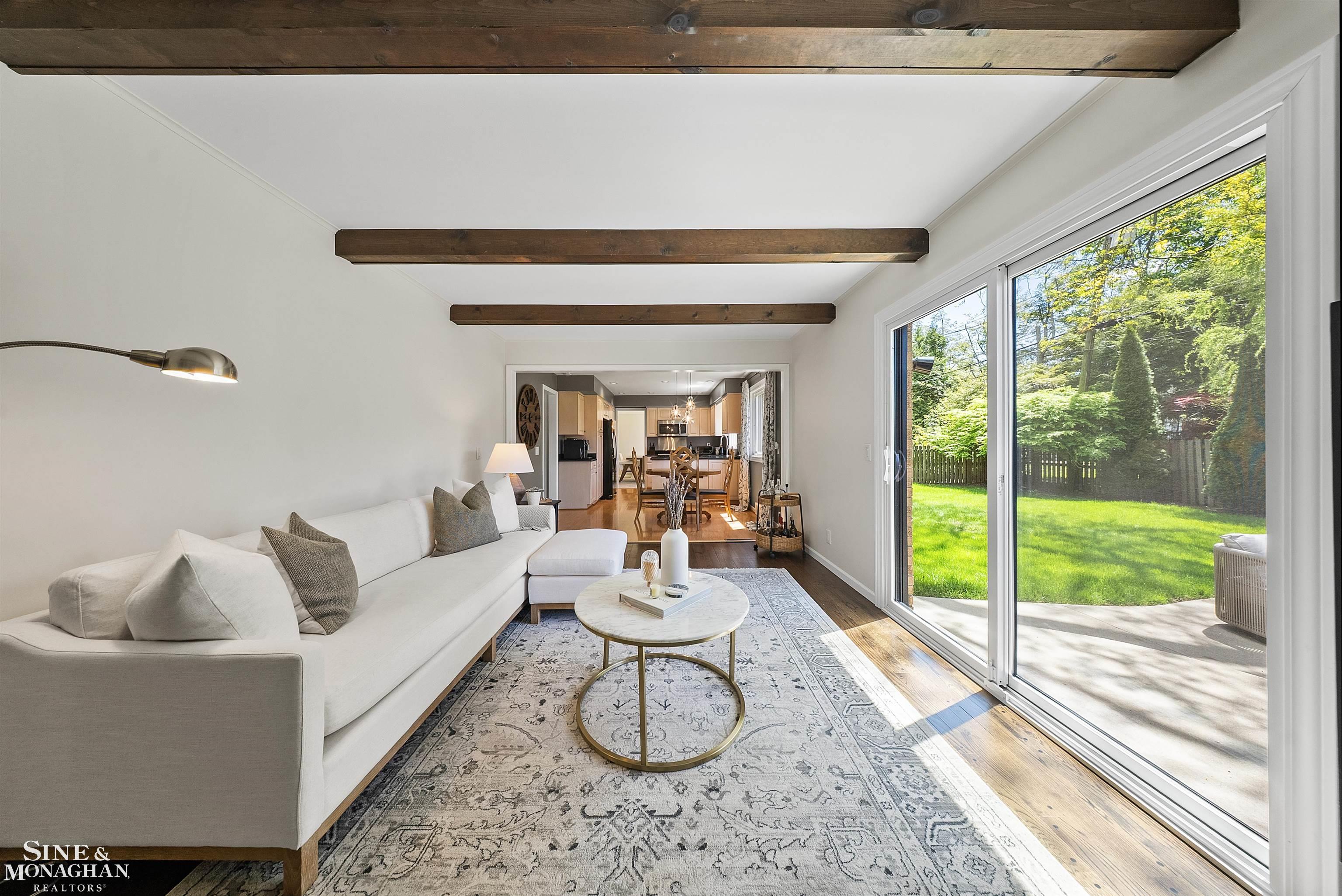 641 Blairmoor Court, Grosse Pointe Woods, MI, 48236