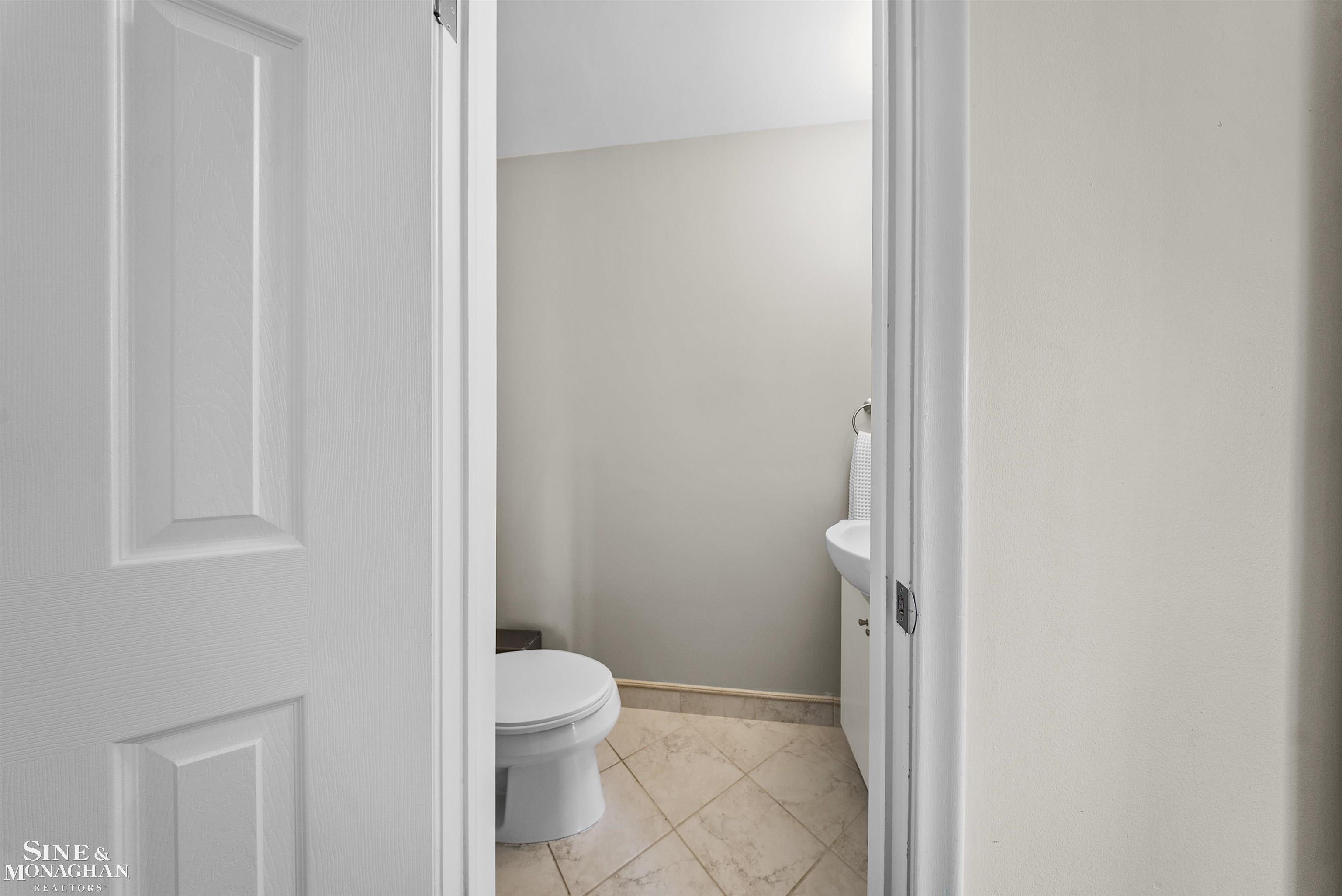 641 Blairmoor Court, Grosse Pointe Woods, MI, 48236