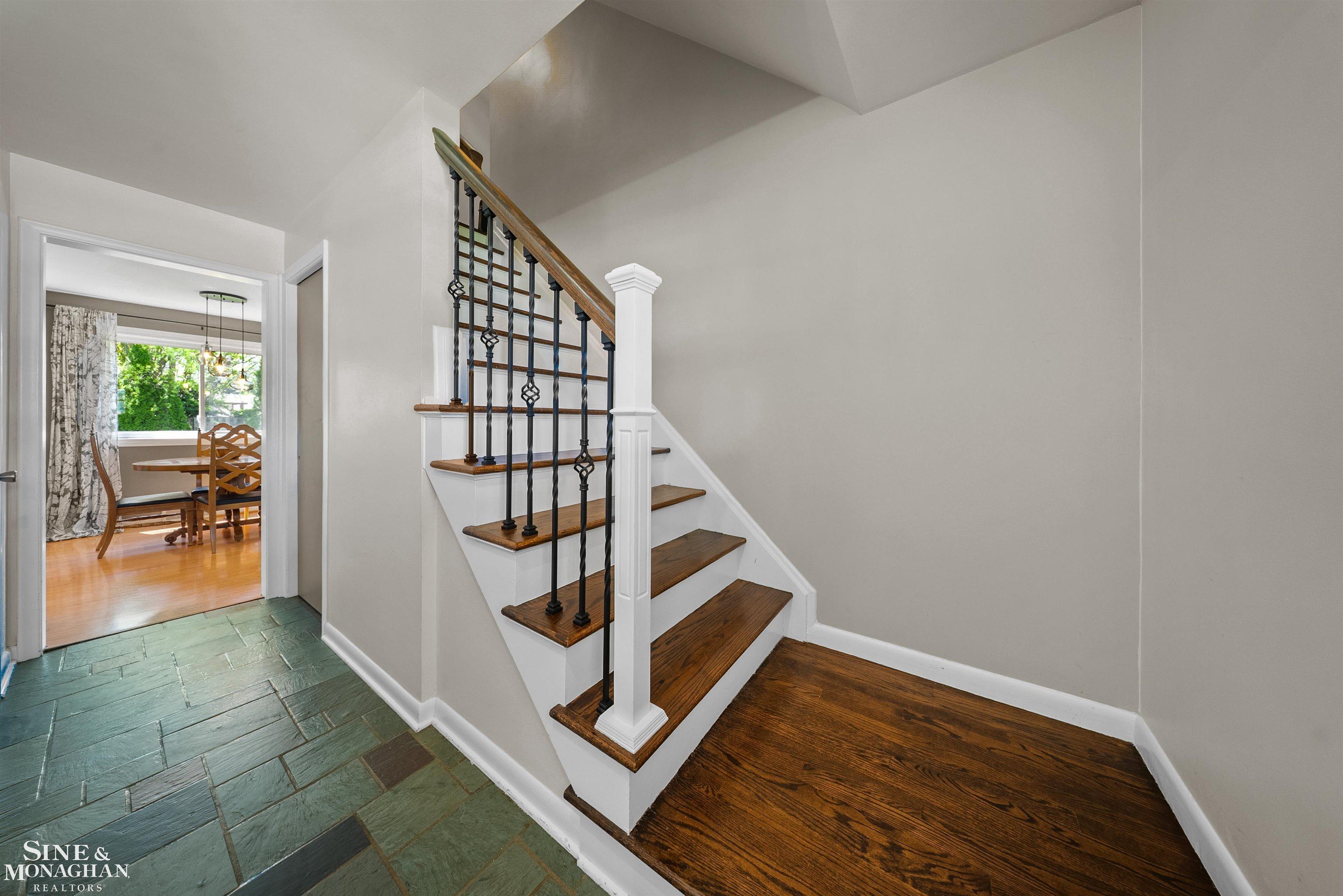 641 Blairmoor Court, Grosse Pointe Woods, MI, 48236