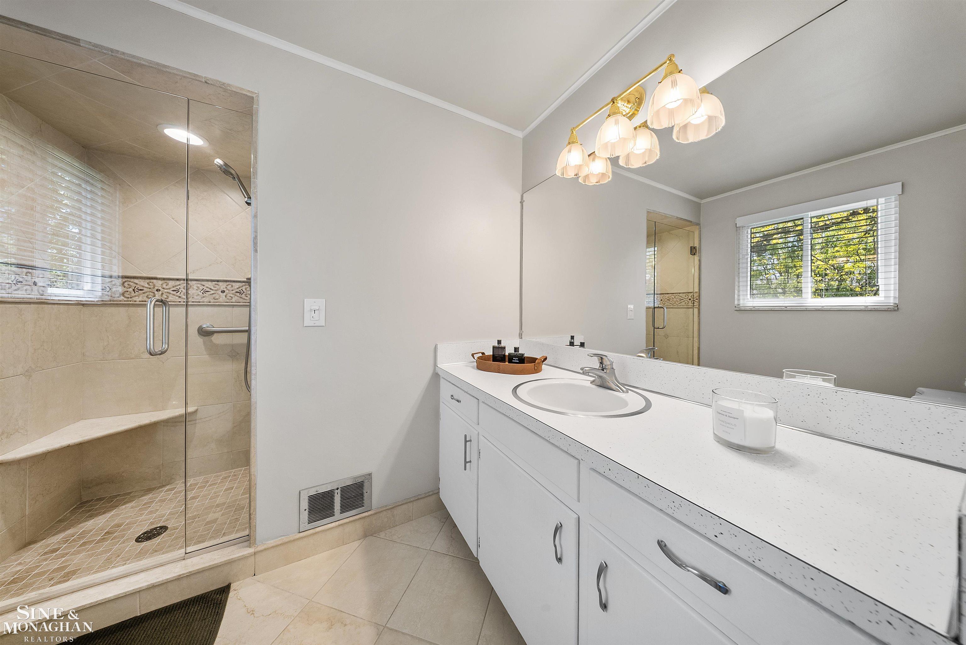 641 Blairmoor Court, Grosse Pointe Woods, MI, 48236