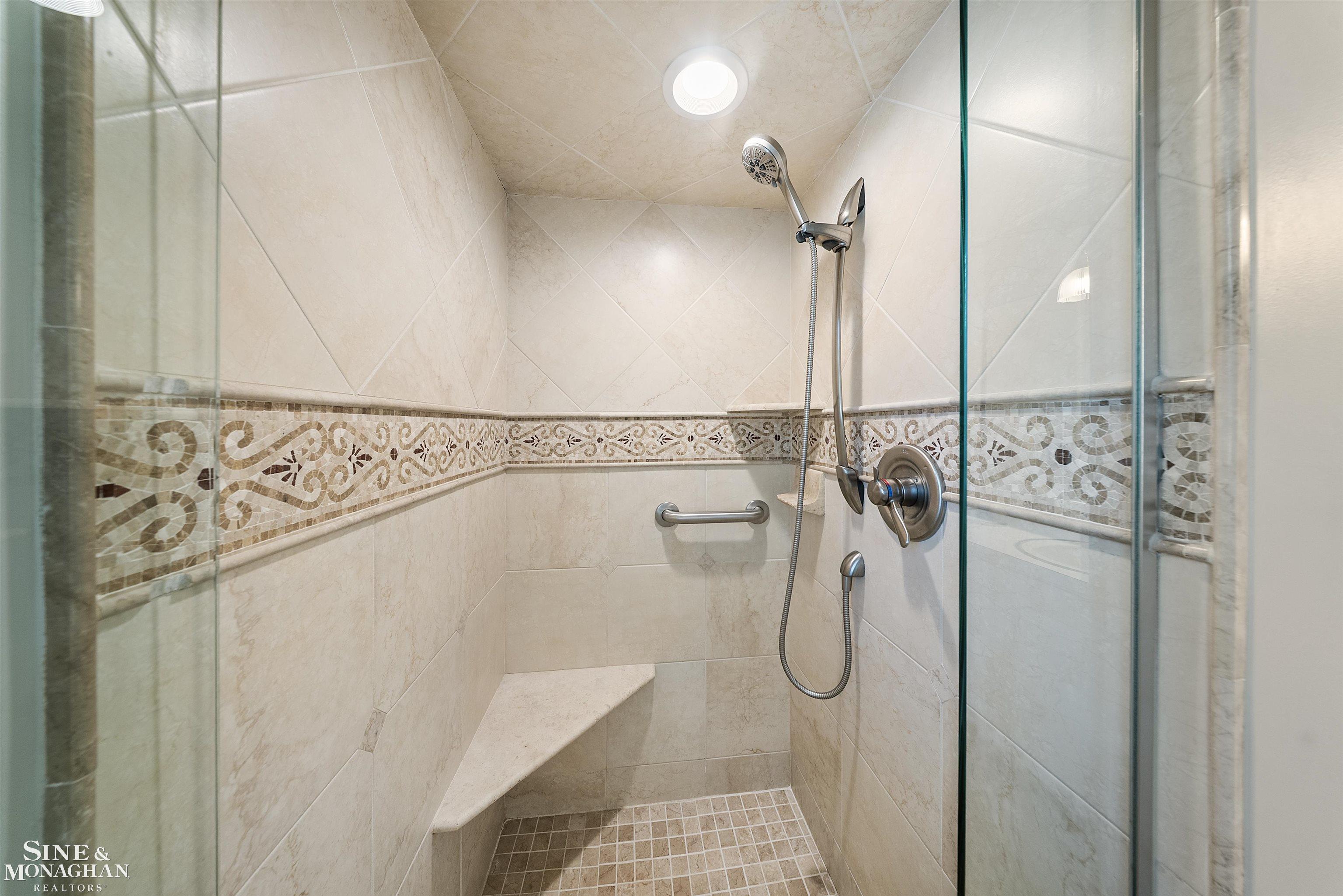 641 Blairmoor Court, Grosse Pointe Woods, MI, 48236