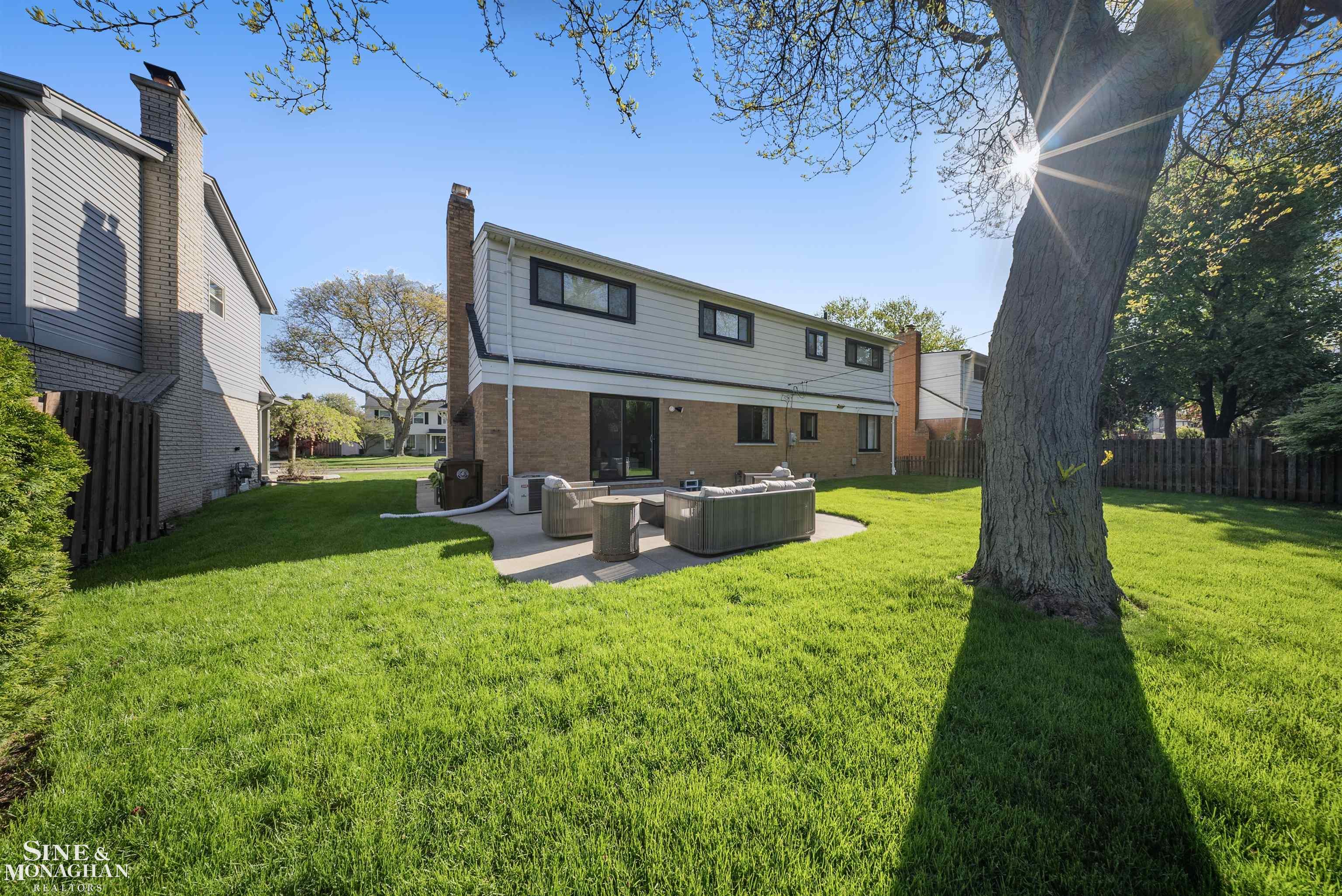 641 Blairmoor Court, Grosse Pointe Woods, MI, 48236
