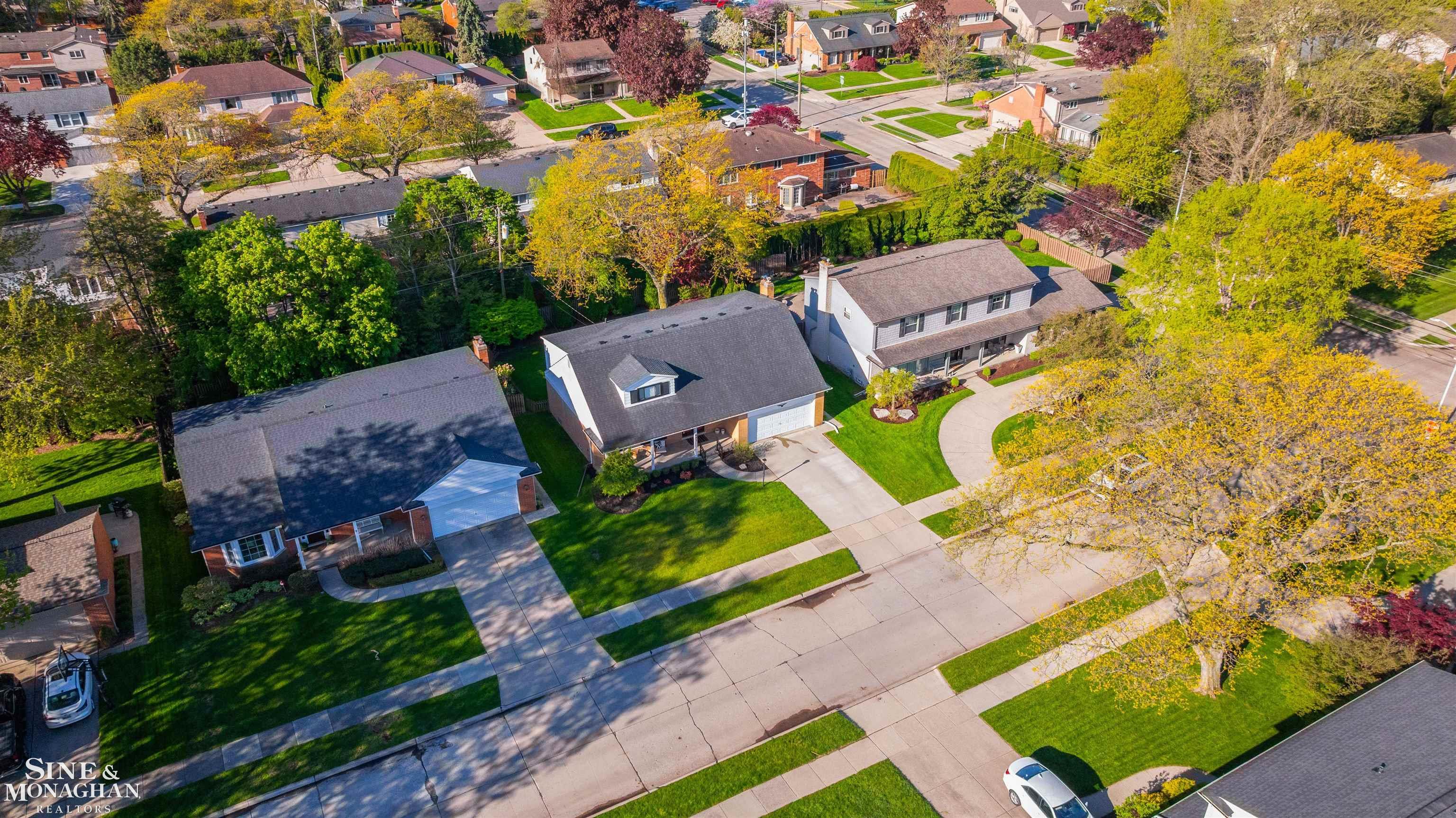 641 Blairmoor Court, Grosse Pointe Woods, MI, 48236