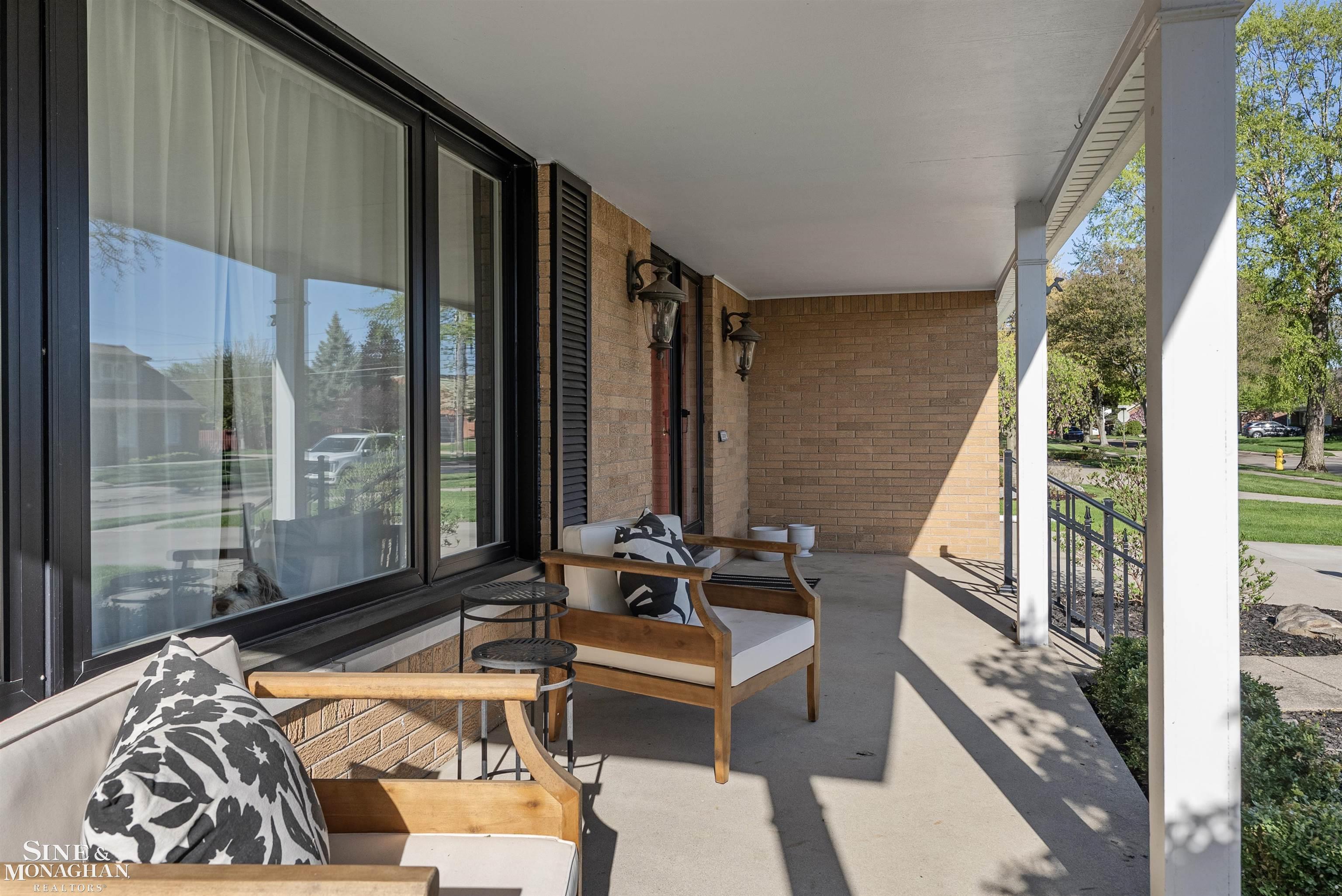641 Blairmoor Court, Grosse Pointe Woods, MI, 48236