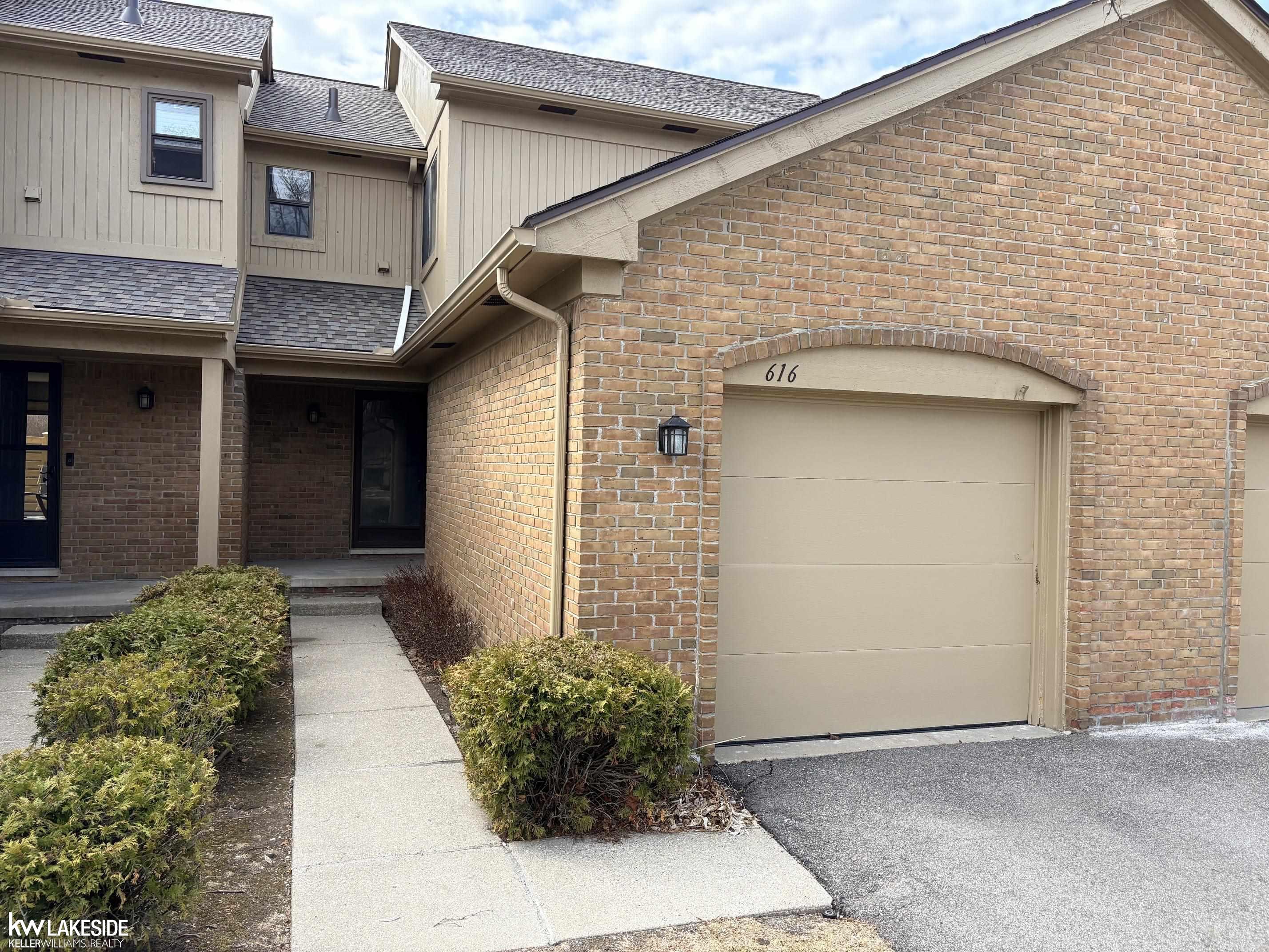 Very Nice 2 bedroom condo, with Finished basement, in the heart of Rochester Hills, New Paint and Flooring throughout, finished basement, and new deck and balcony off master bedroom! You want to affordably live near everything here it is. Condo clubhouse and grounds are getting updated, All assessments will be paid in full. Great opportunity to live in a high demand community with walking trails and much more.