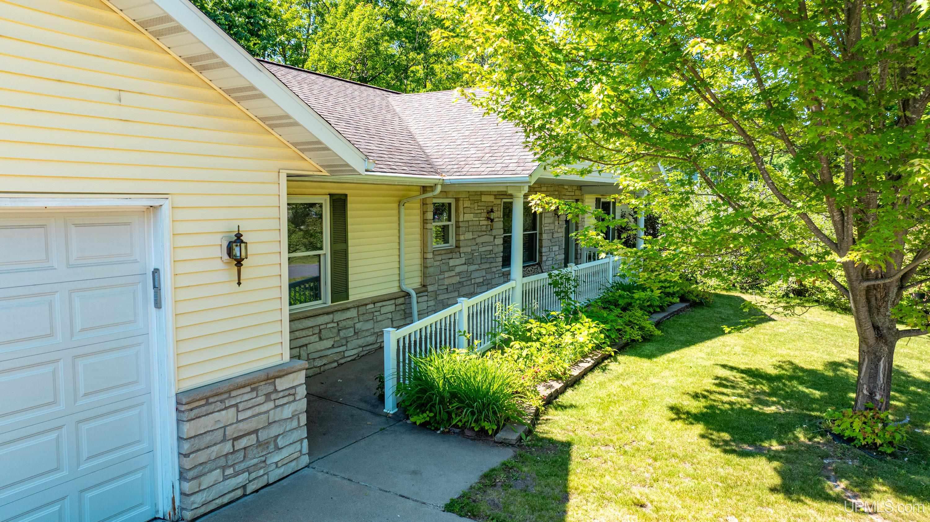 2nd image of 1924 Sherwood Dr, Houghton, MI 49931 | MLS# 50207798