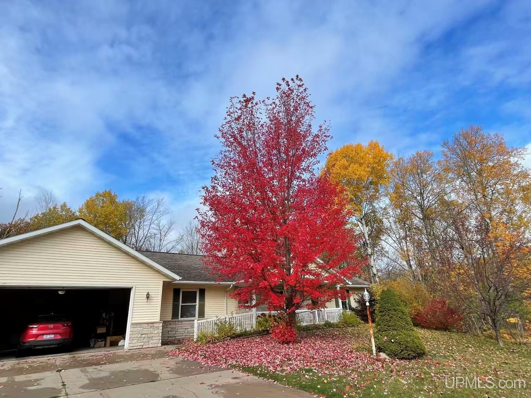 4th image of 1924 Sherwood Dr, Houghton, MI 49931 | MLS# 50207798