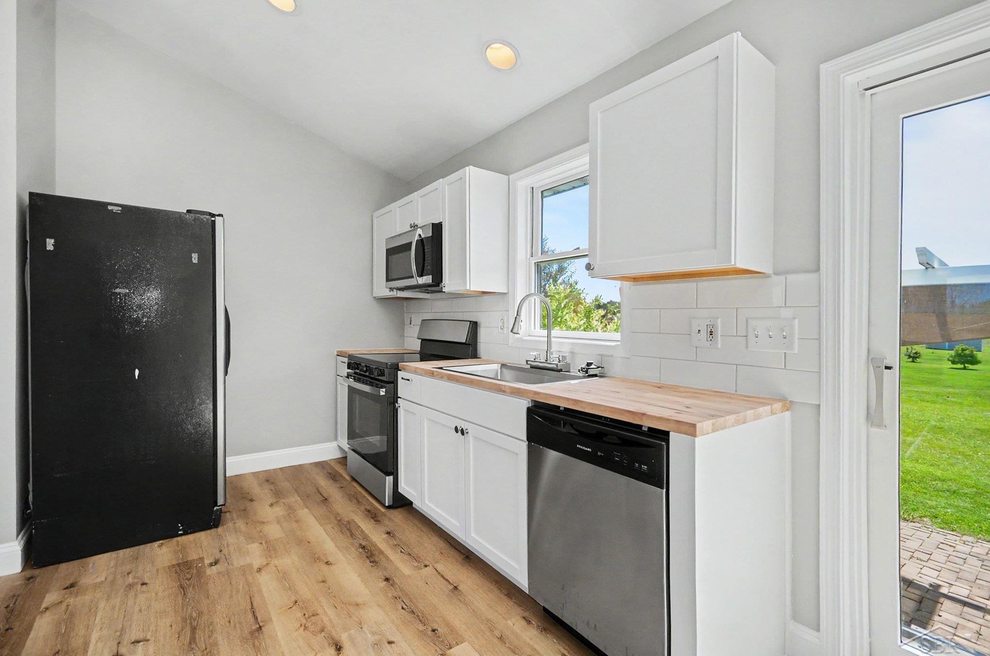 5888 Cobblestone Drive photo 9