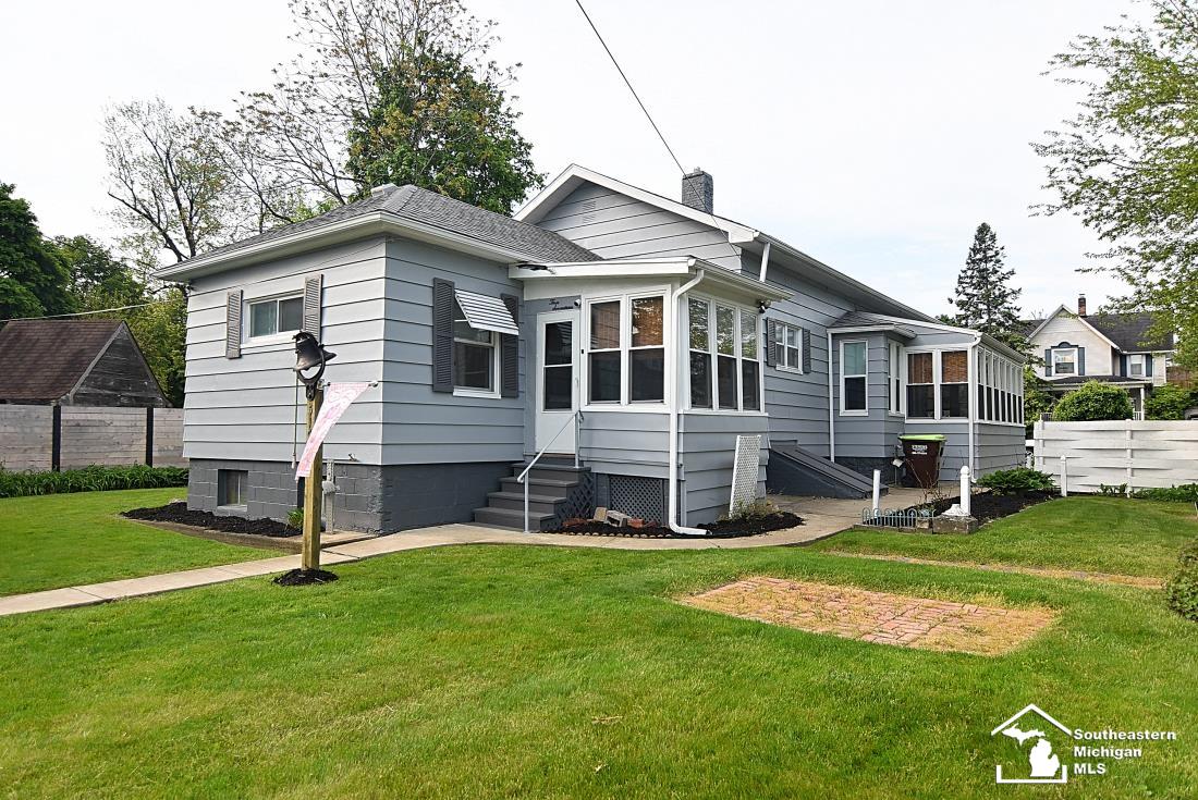 Homes for sale in Monroe, MI | 317 E 5Th St, Monroe, MI 48161 | MLS# 50207939