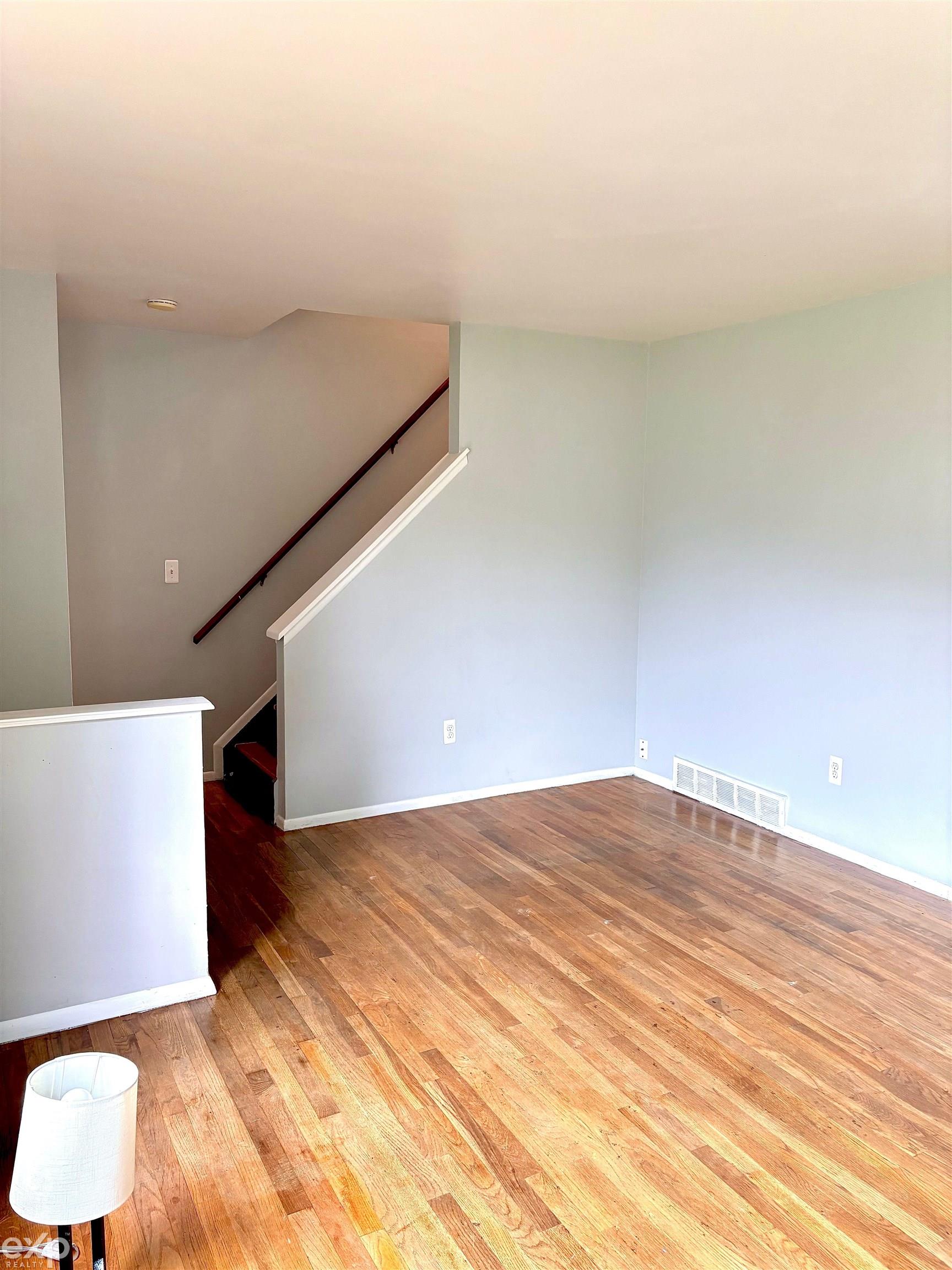 Listing Photo 4 - Condo for sale in building located at 27881 Eastwick Dr, Roseville, MI 48066