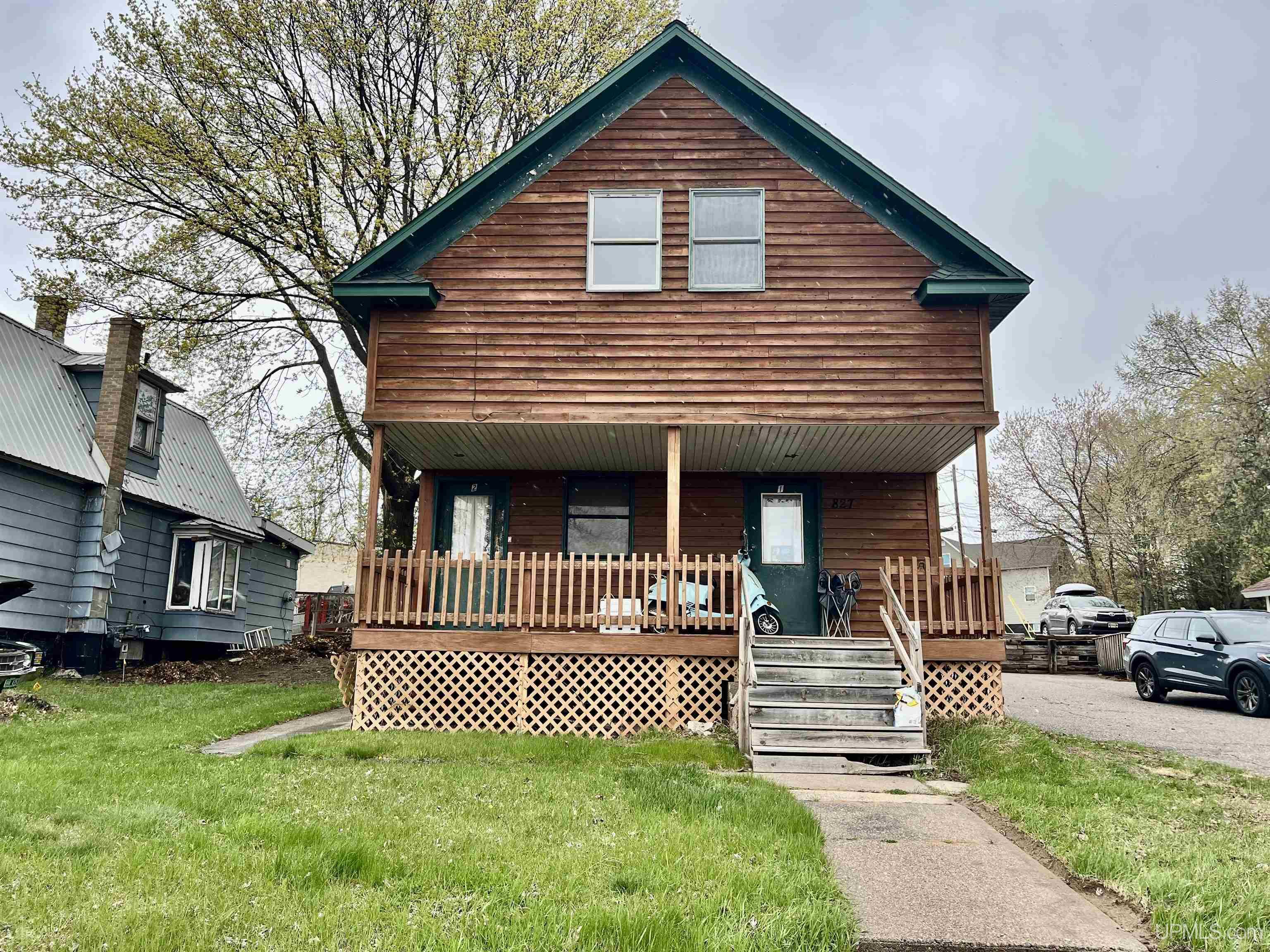 827 S Stephenson Avenue
