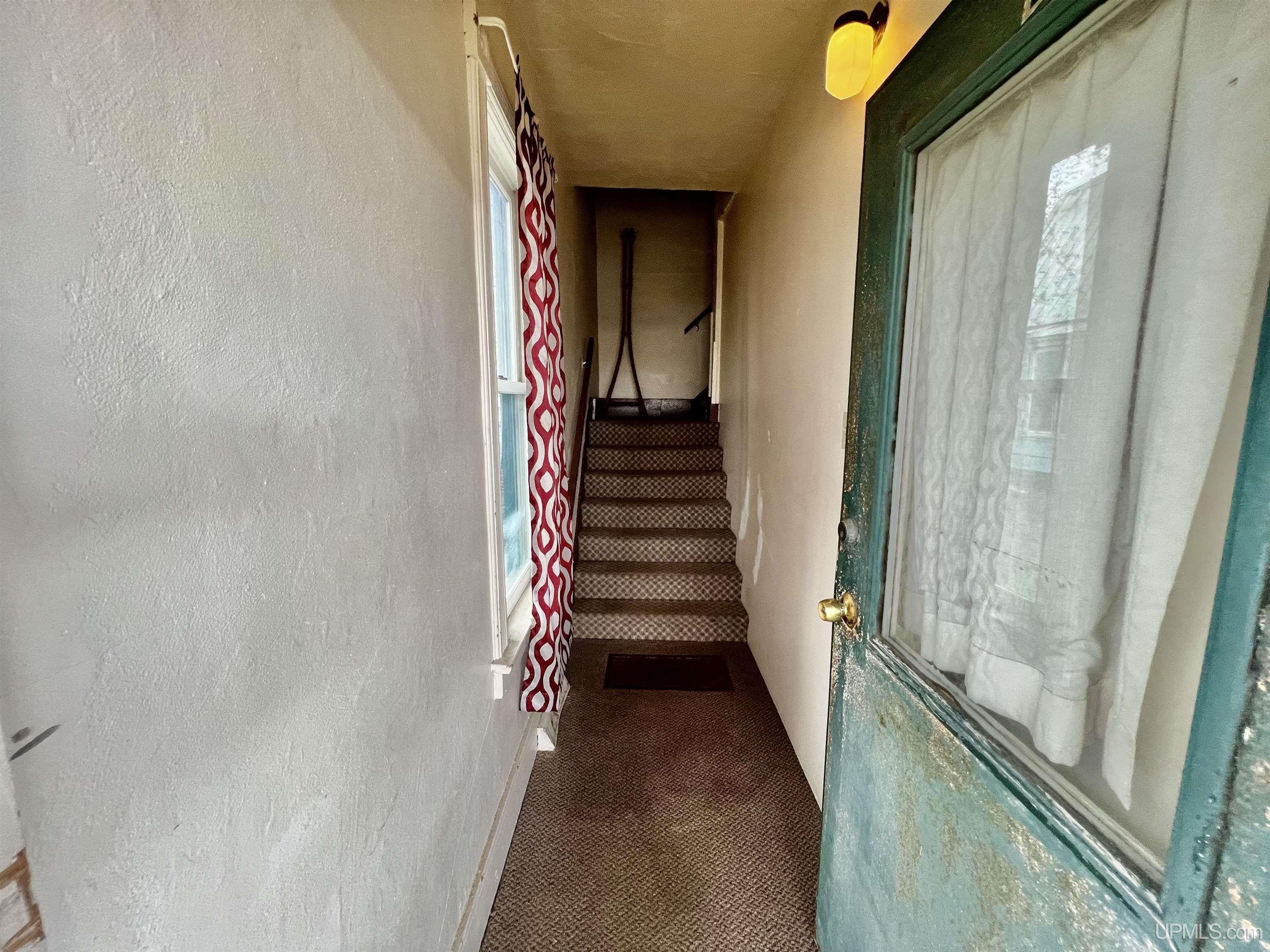 827 S Stephenson Avenue