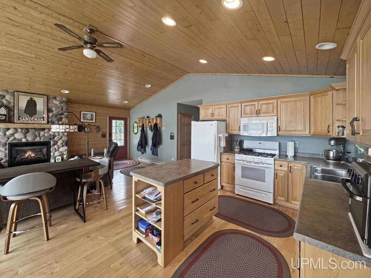 MLS 50208096 Large photo number 4 