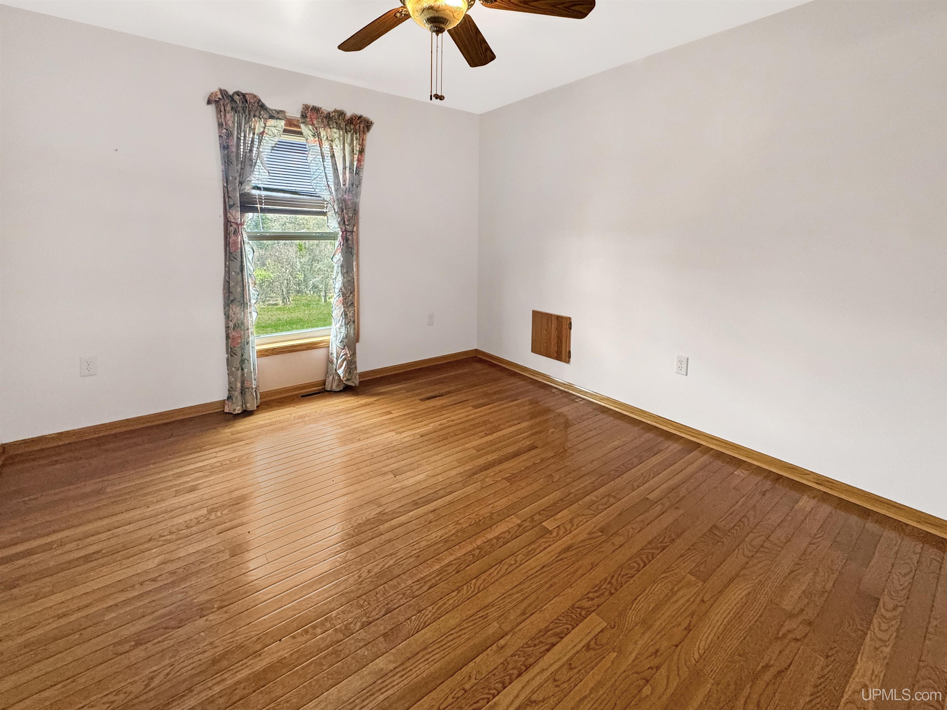 MLS 50208158 Large photo number 33 