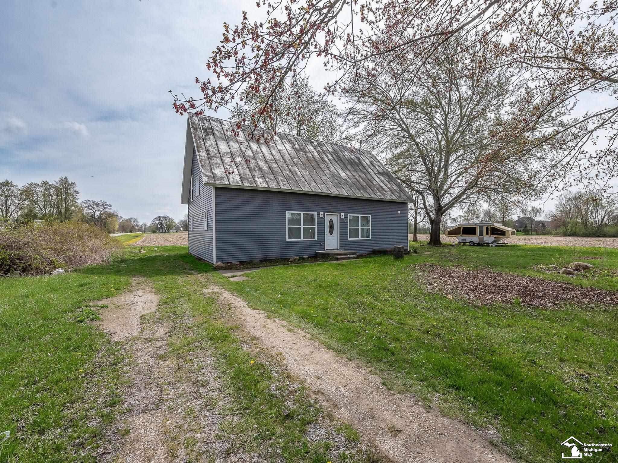 Homes for sale in Carleton, MI | 13680 Martinsville Rd, Carleton, MI 48117 | MLS# 50208213