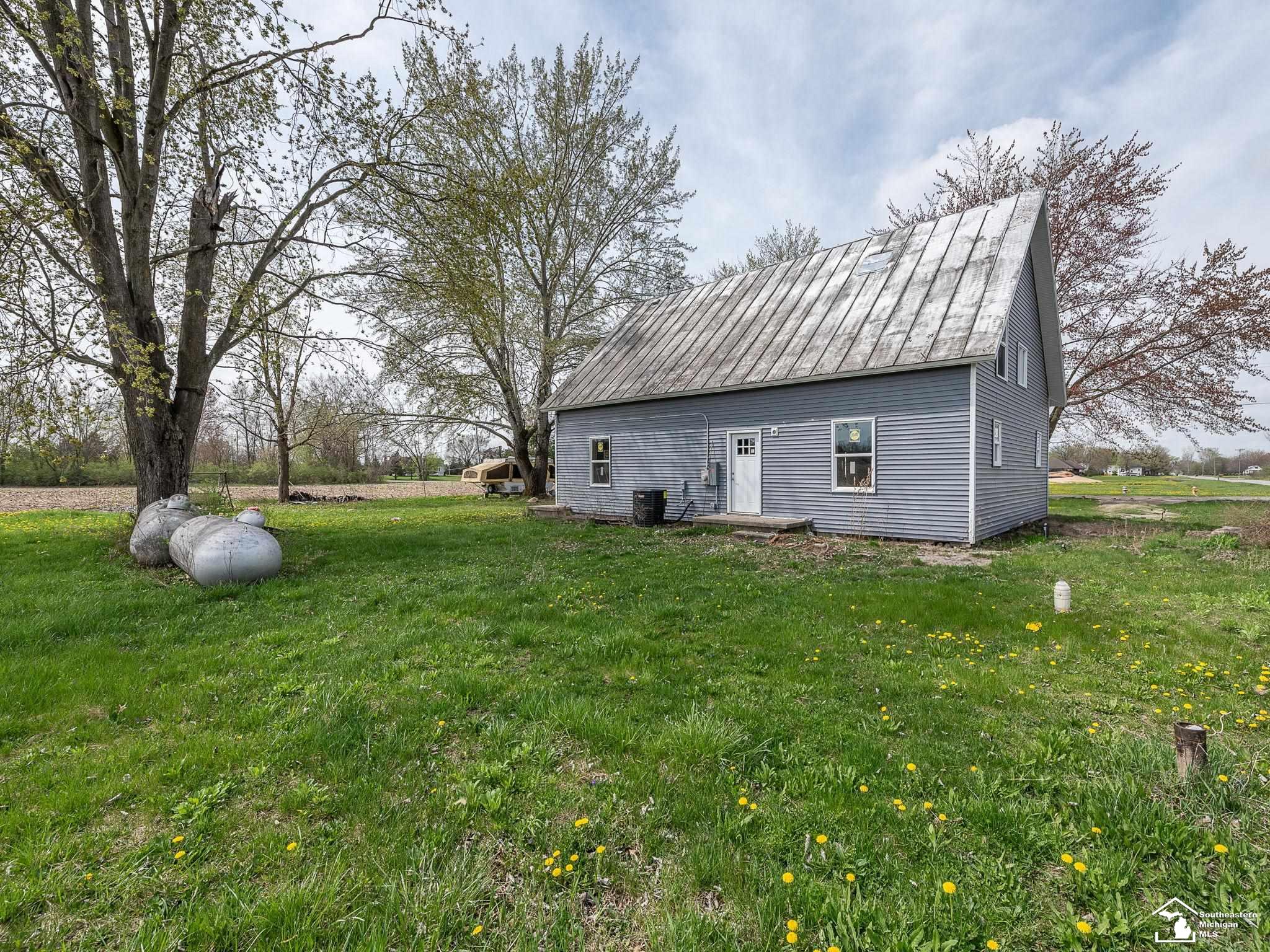 Homes for sale in Carleton, MI | 13680 Martinsville Rd, Carleton, MI 48117 | MLS# 50208213
