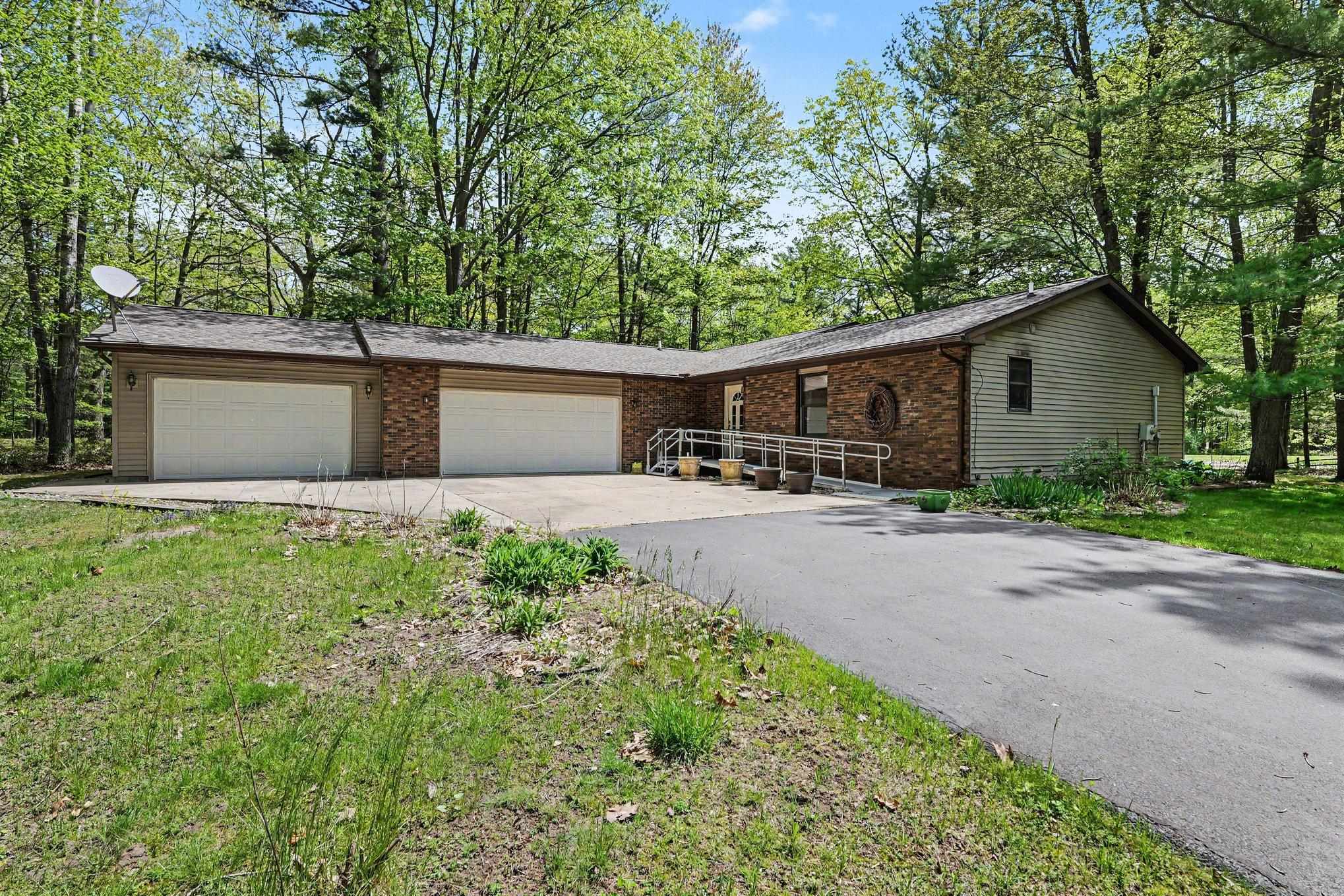 Homes for sale in Standish, MI | 3377 Fairway Dr, Standish, MI 48658 | MLS# 50208408