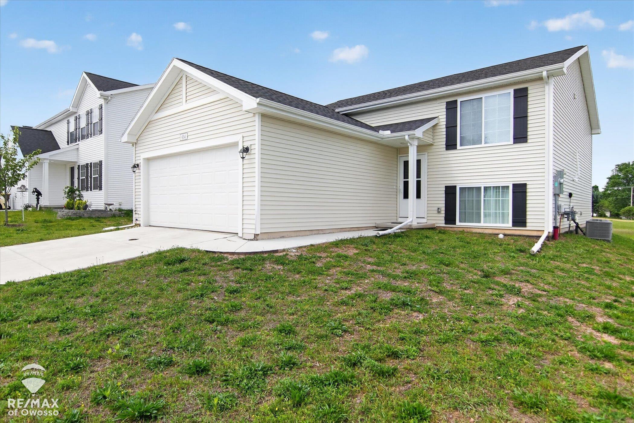 Homes for sale in Eaton Rapids, MI | 604 Muirfield Dr, Eaton Rapids, MI 48827 | MLS# 50208453