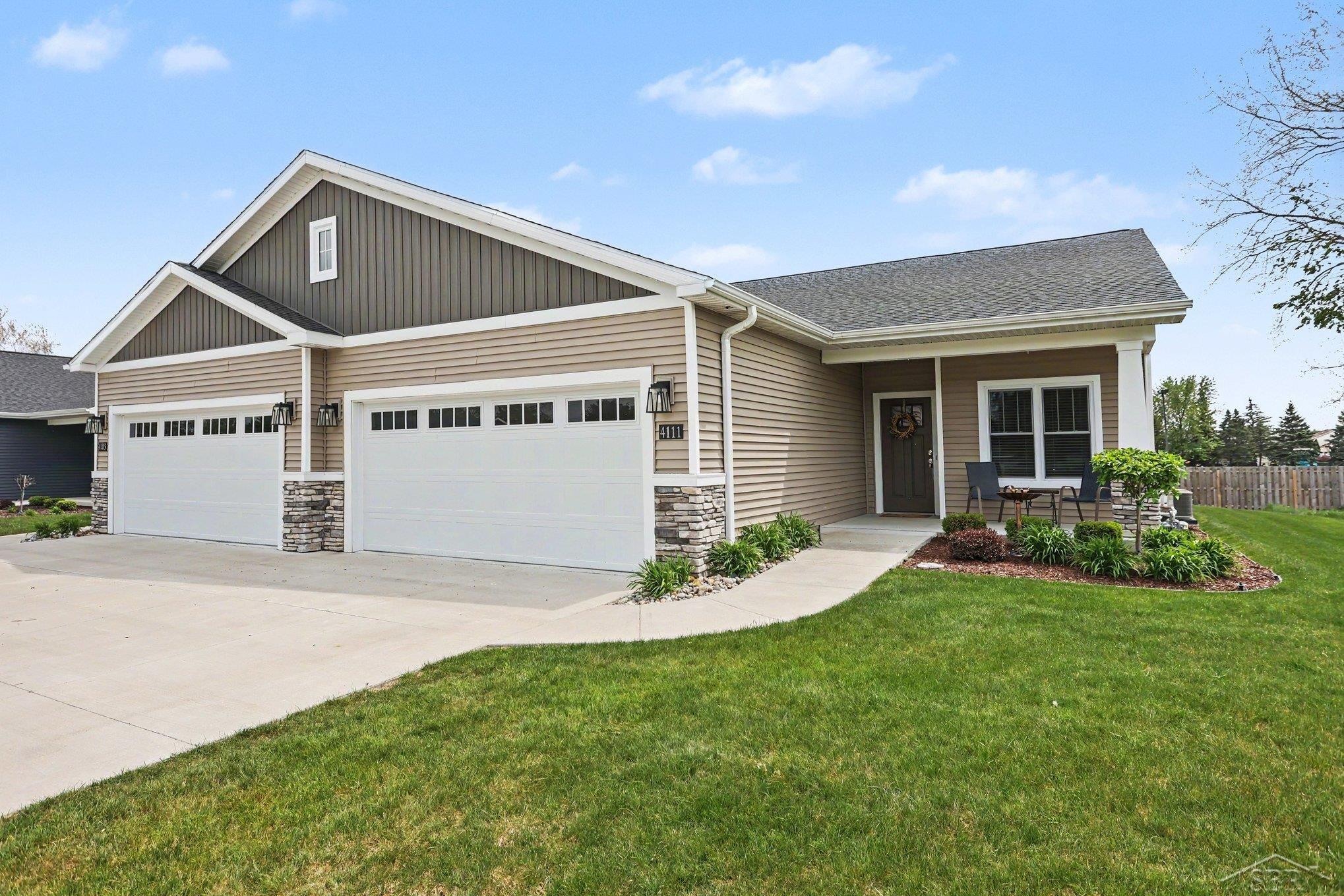 Homes for sale in Saginaw, MI | 4111 Woodburn Ct, Saginaw, MI 48603