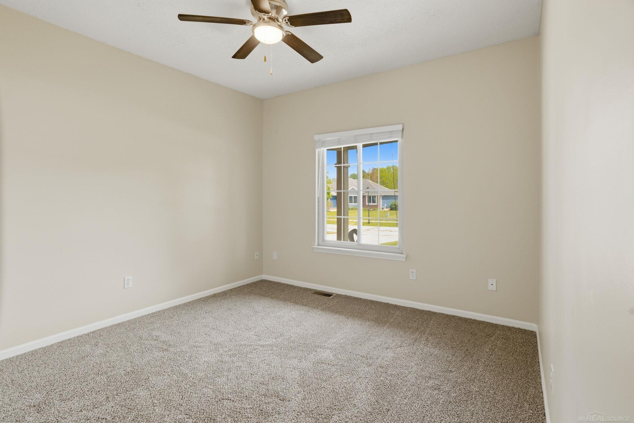 337 Courtneys Place photo 13