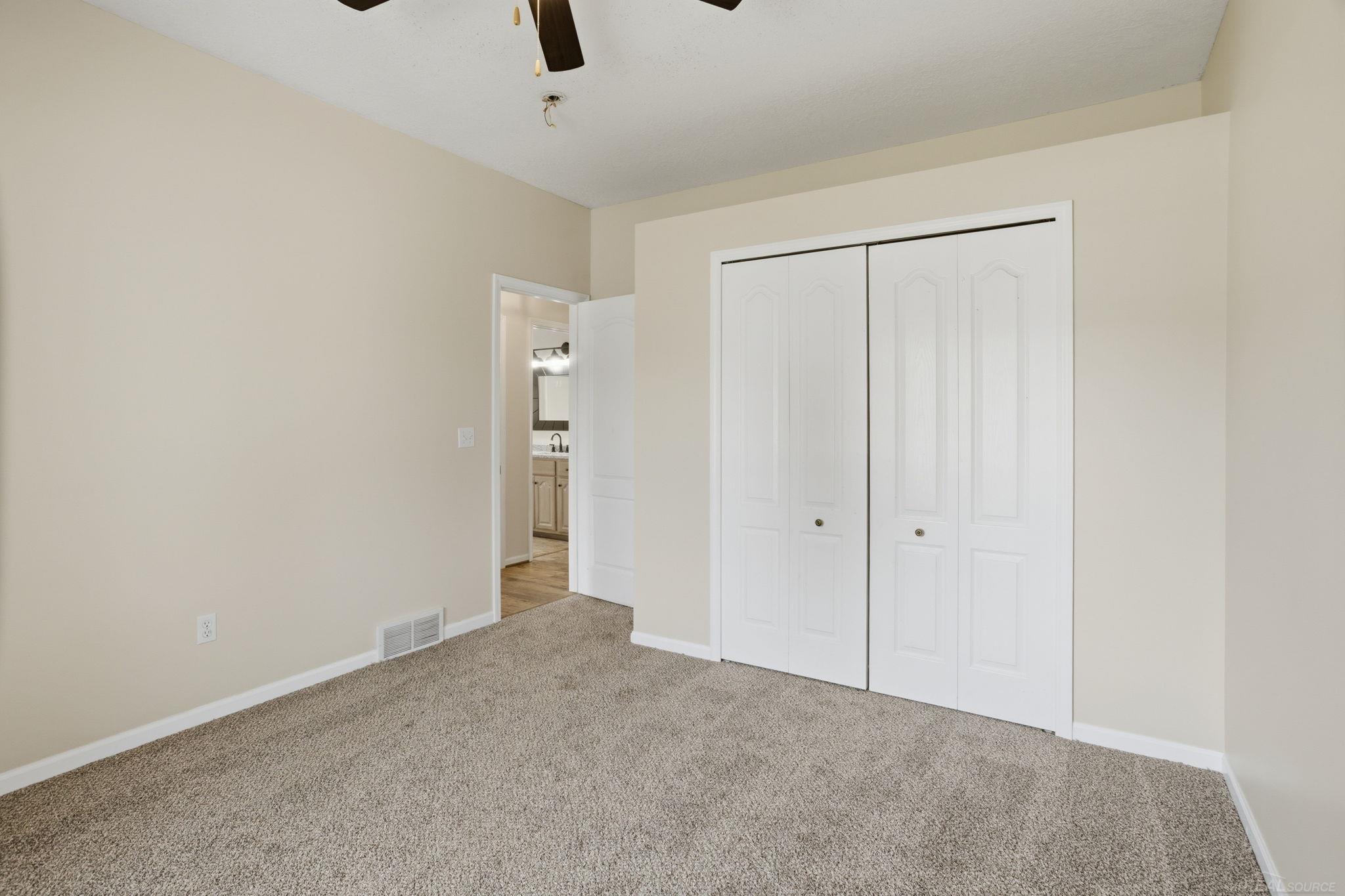 337 Courtneys Place photo 14