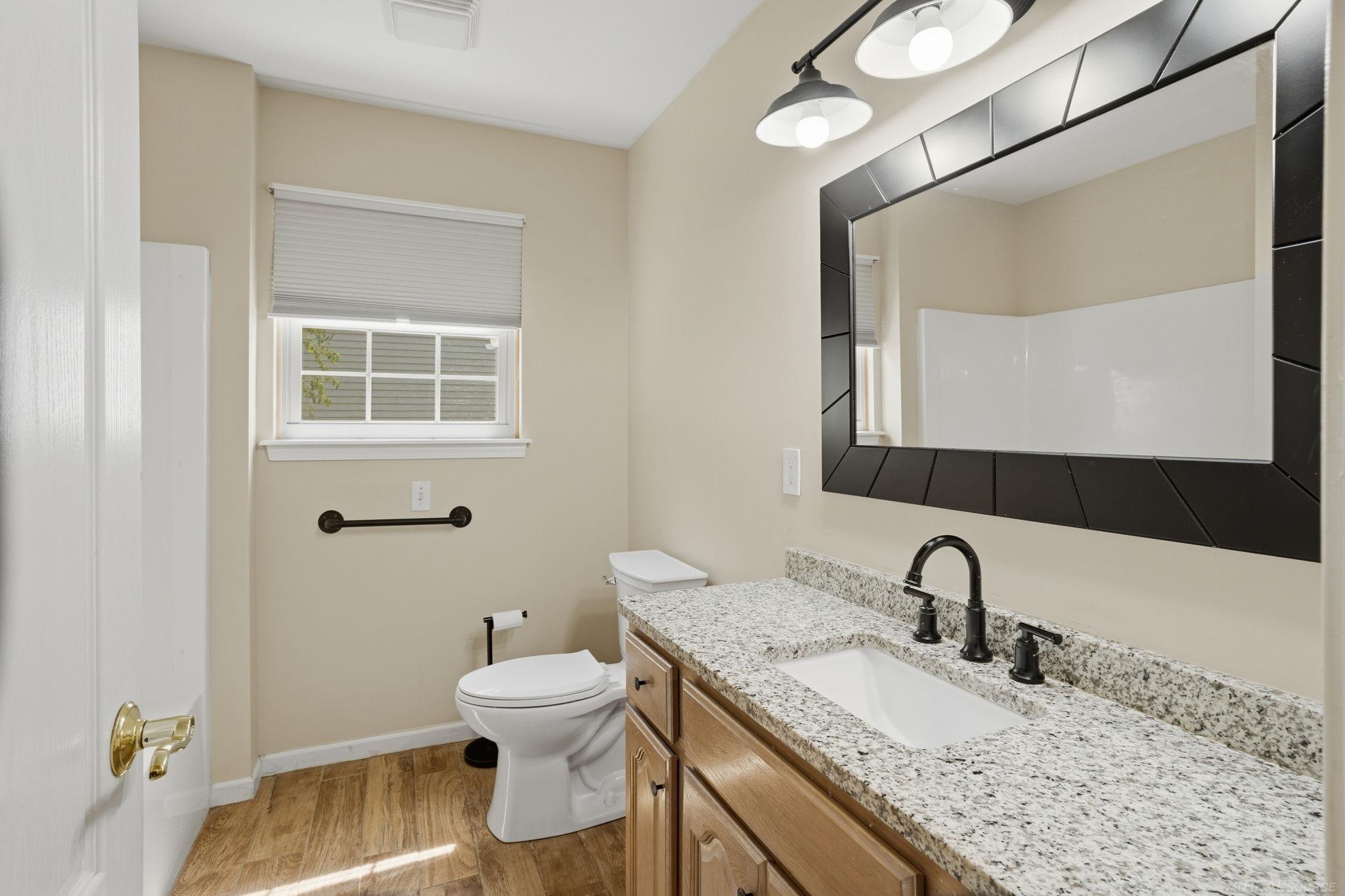337 Courtneys Place photo 15