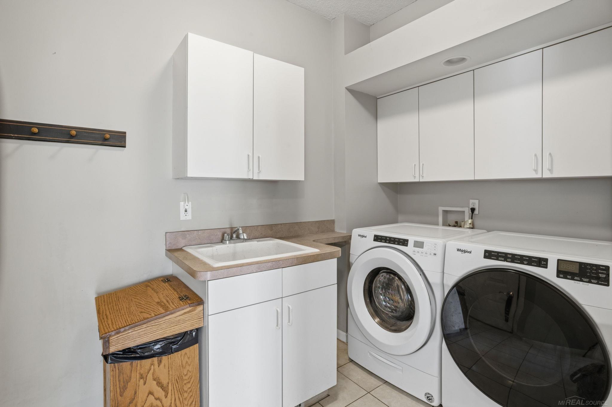 337 Courtneys Place photo 16