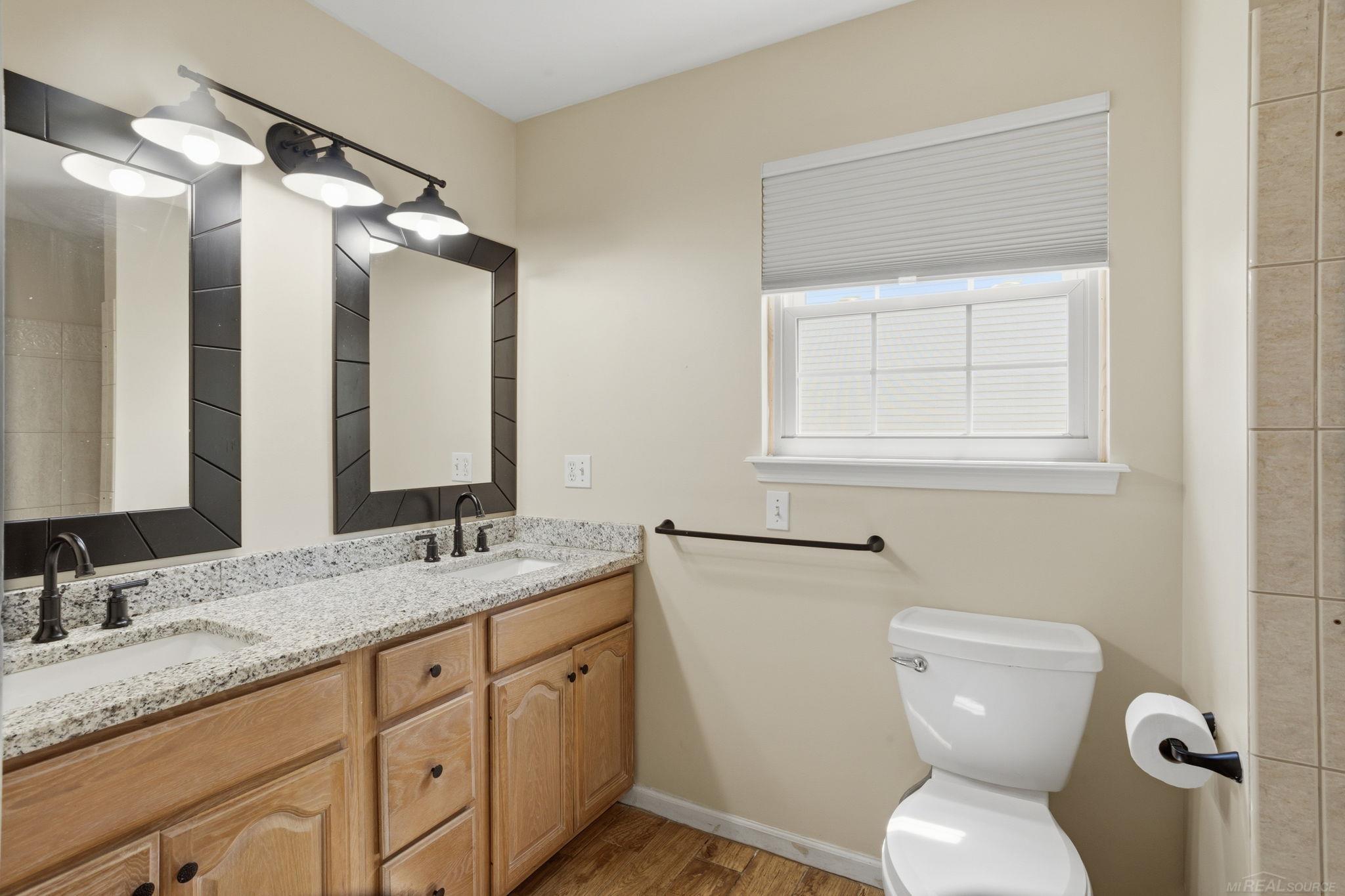 337 Courtneys Place photo 10