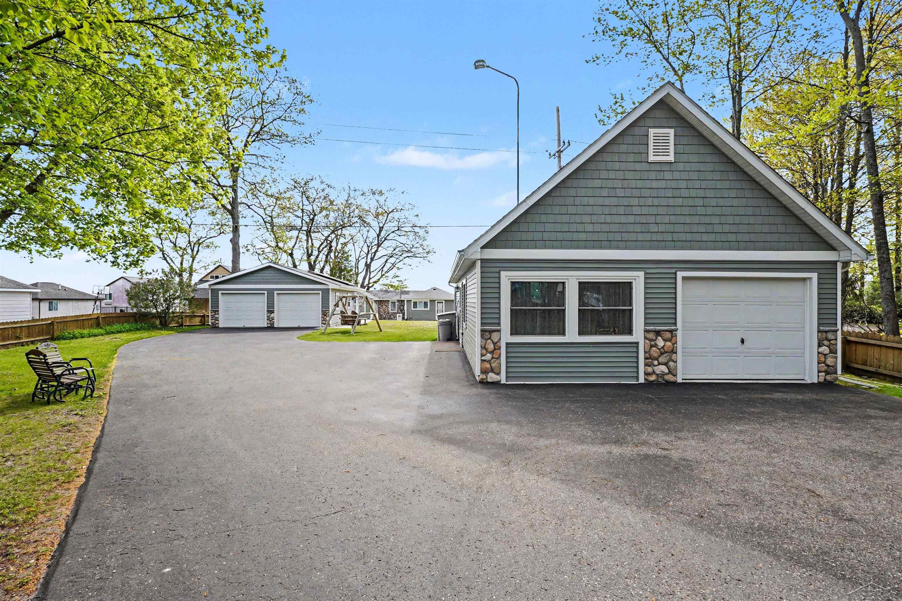 2nd image of 1220 N Huron Rd, Tawas City, MI 48763 | MLS# 61050208873